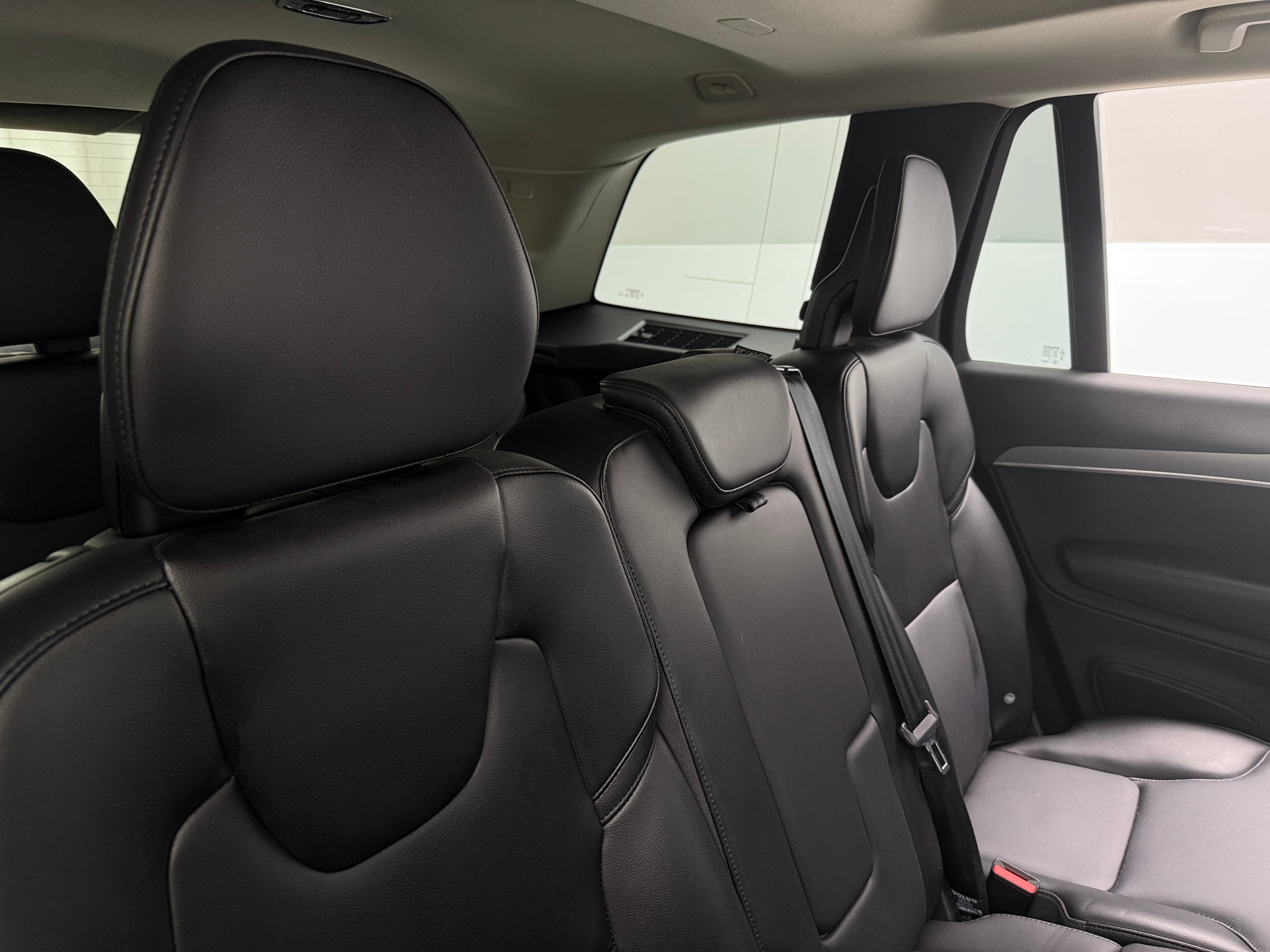 2022 Volvo XC90 T5 Momentum 5