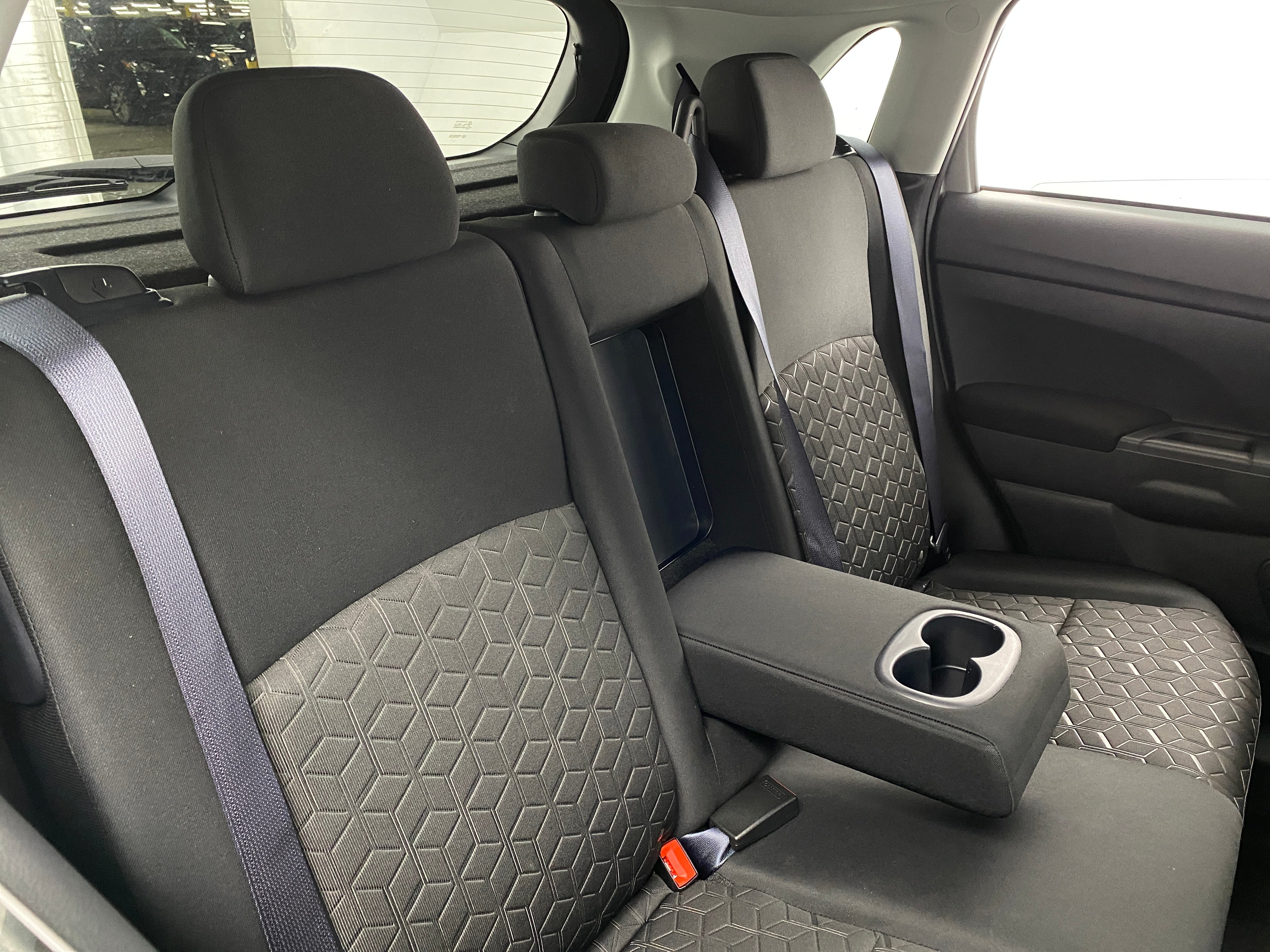 2024 Mitsubishi Outlander Sport ES 6