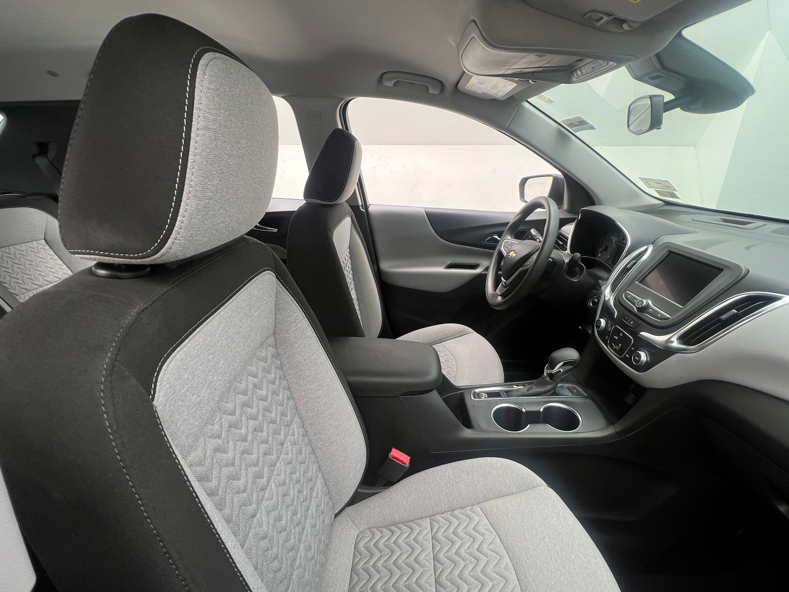 Thumbnail: 2022 Chevrolet Equinox - 2