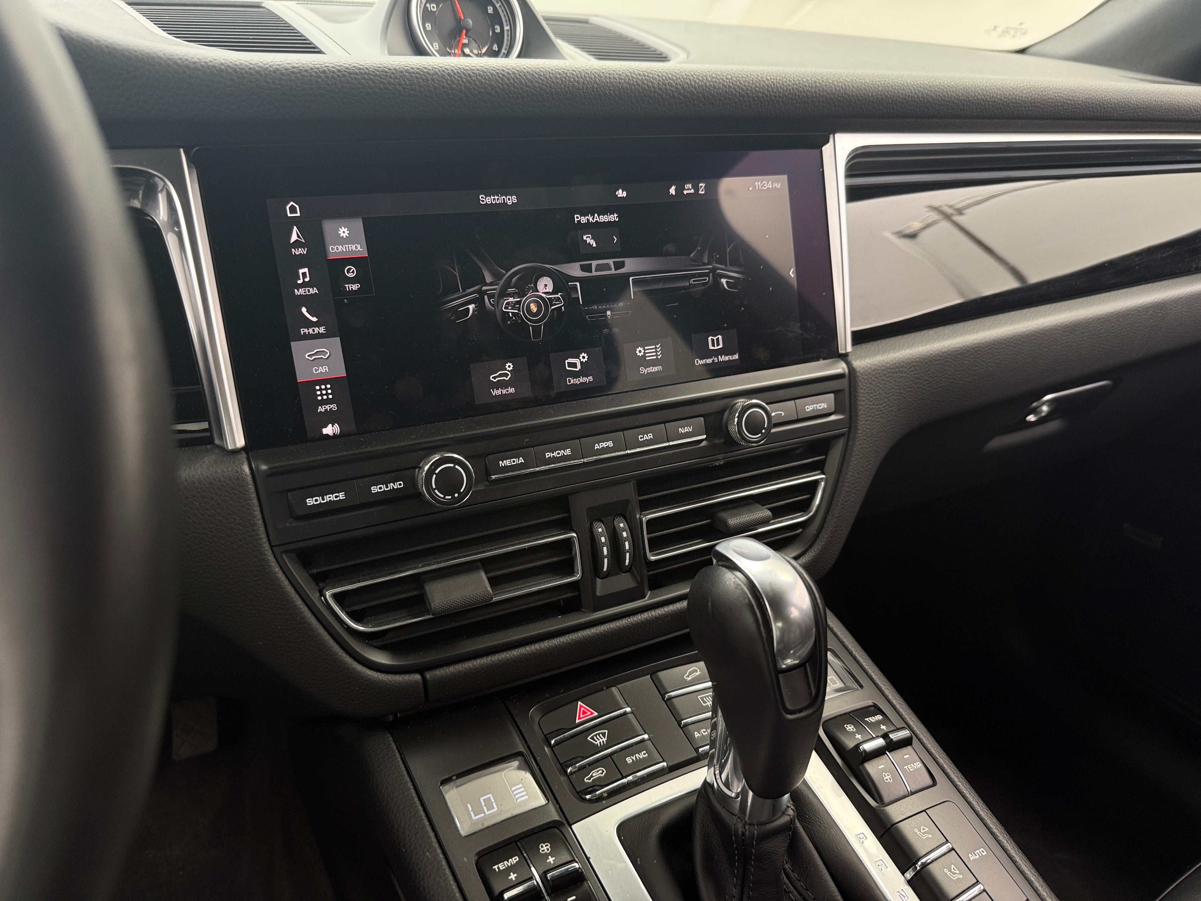 2020 Porsche Macan Base 3