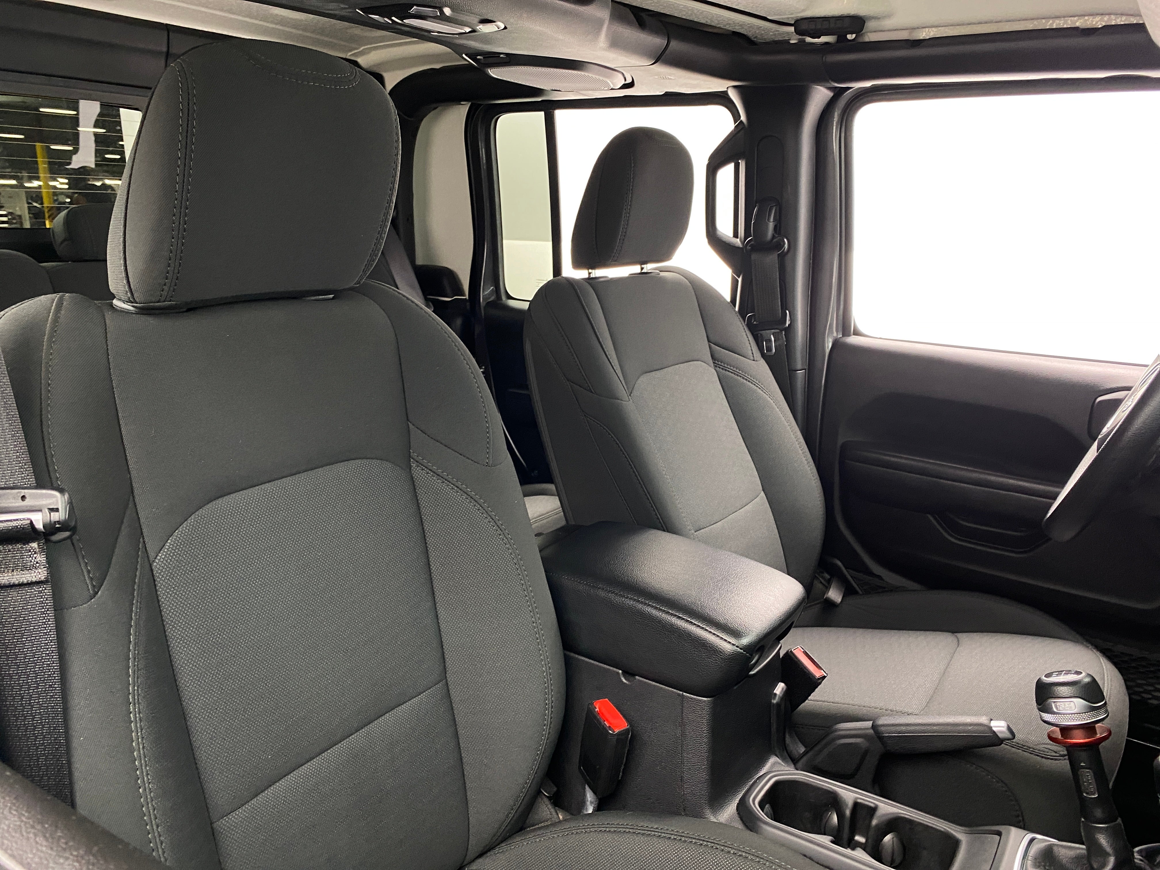 2021 Jeep Gladiator Willys 2
