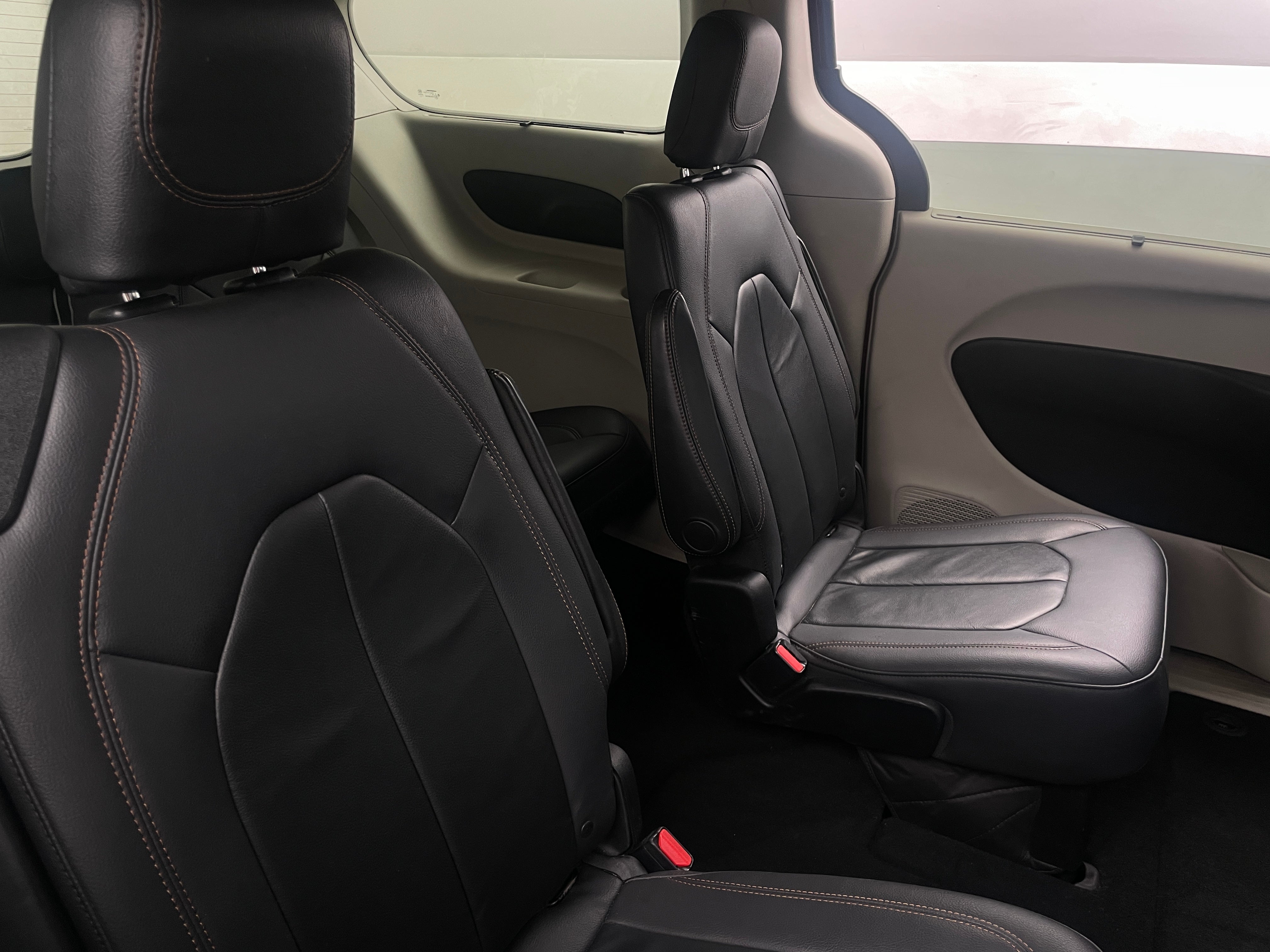 2017 Chrysler Pacifica Touring L 5