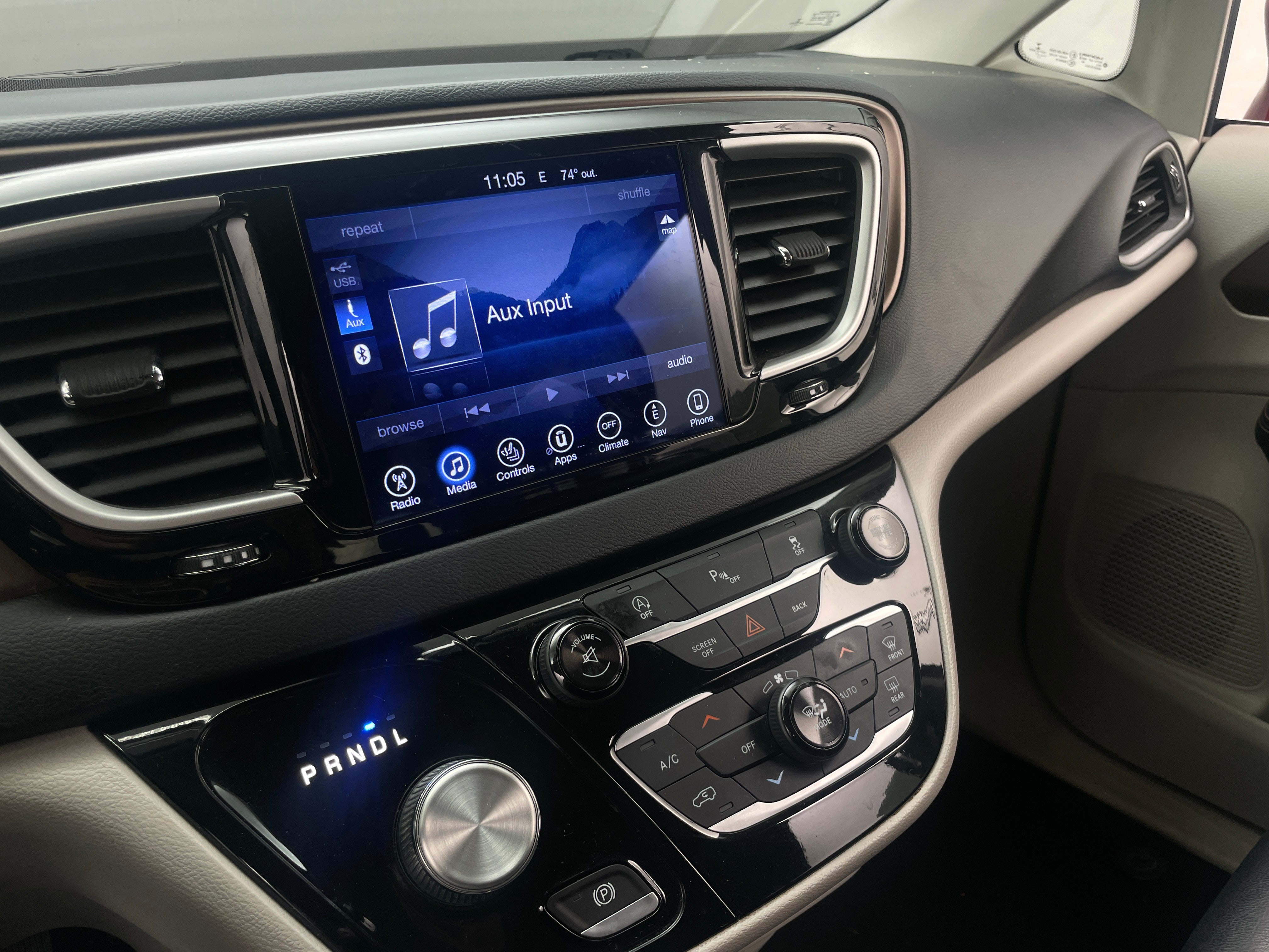 2017 Chrysler Pacifica Touring L 3
