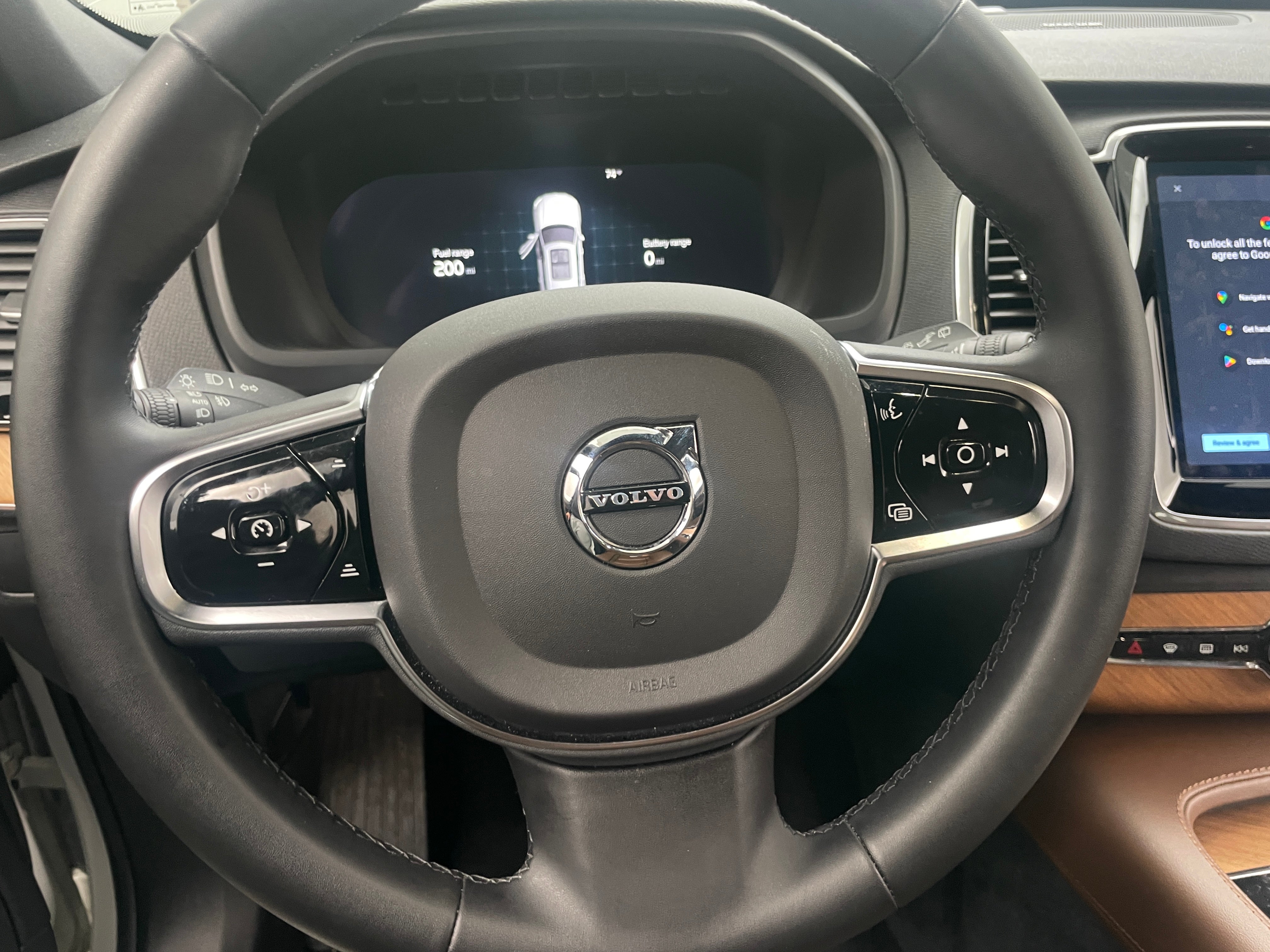 2023 Volvo XC90 T8 Plus 4