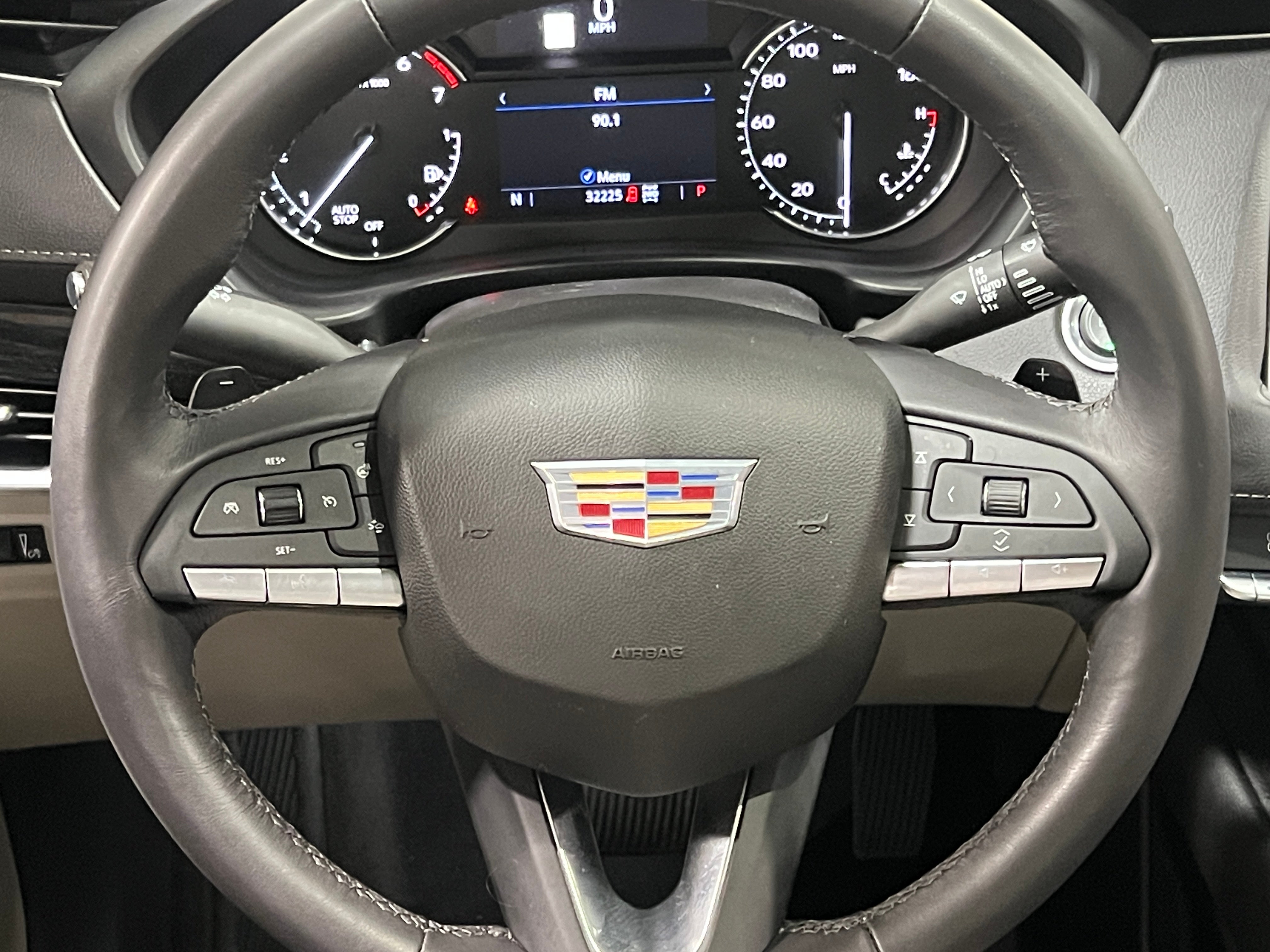2022 Cadillac XT4 Premium Luxury 4