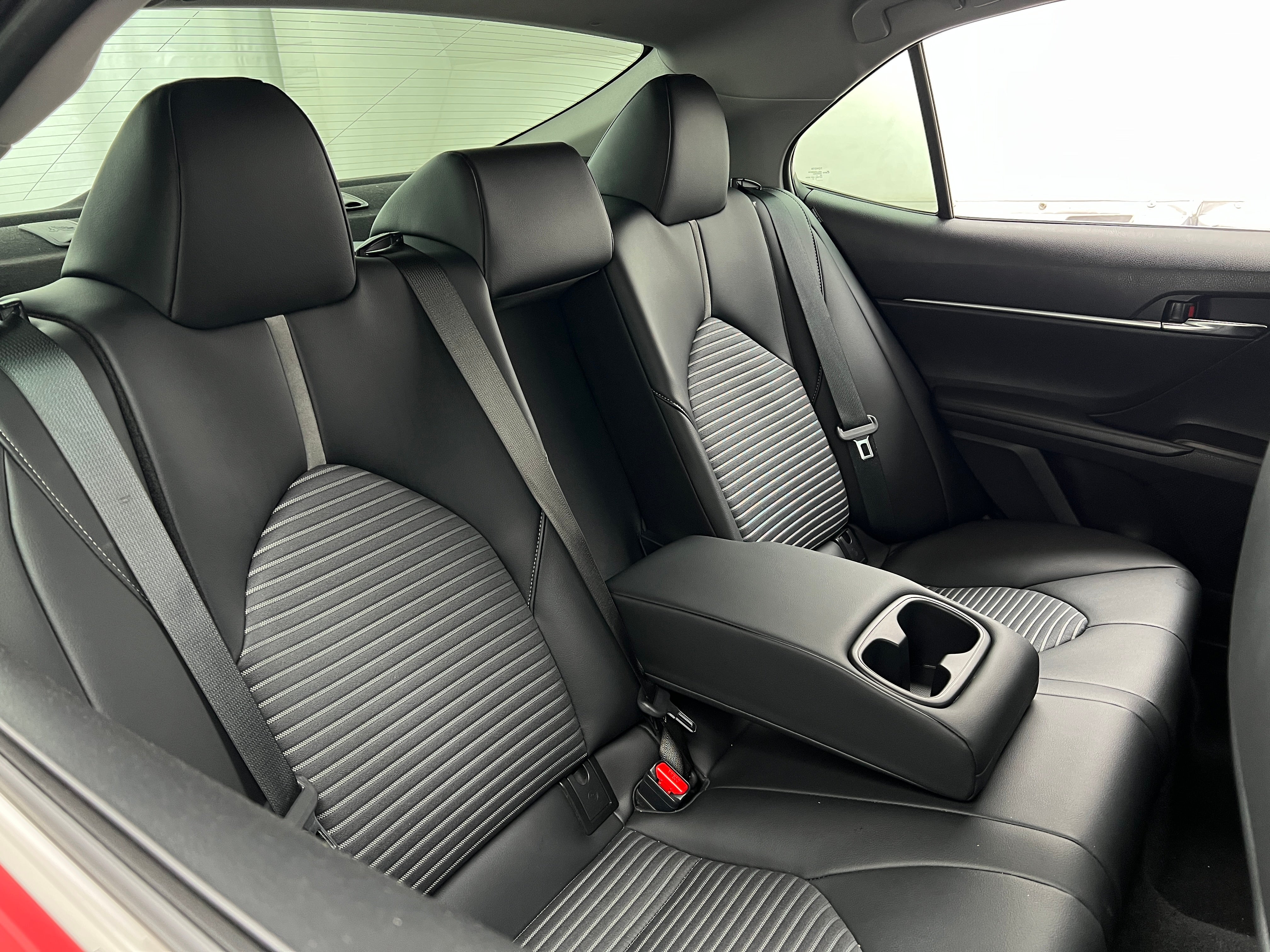 2022 Toyota Camry SE 6