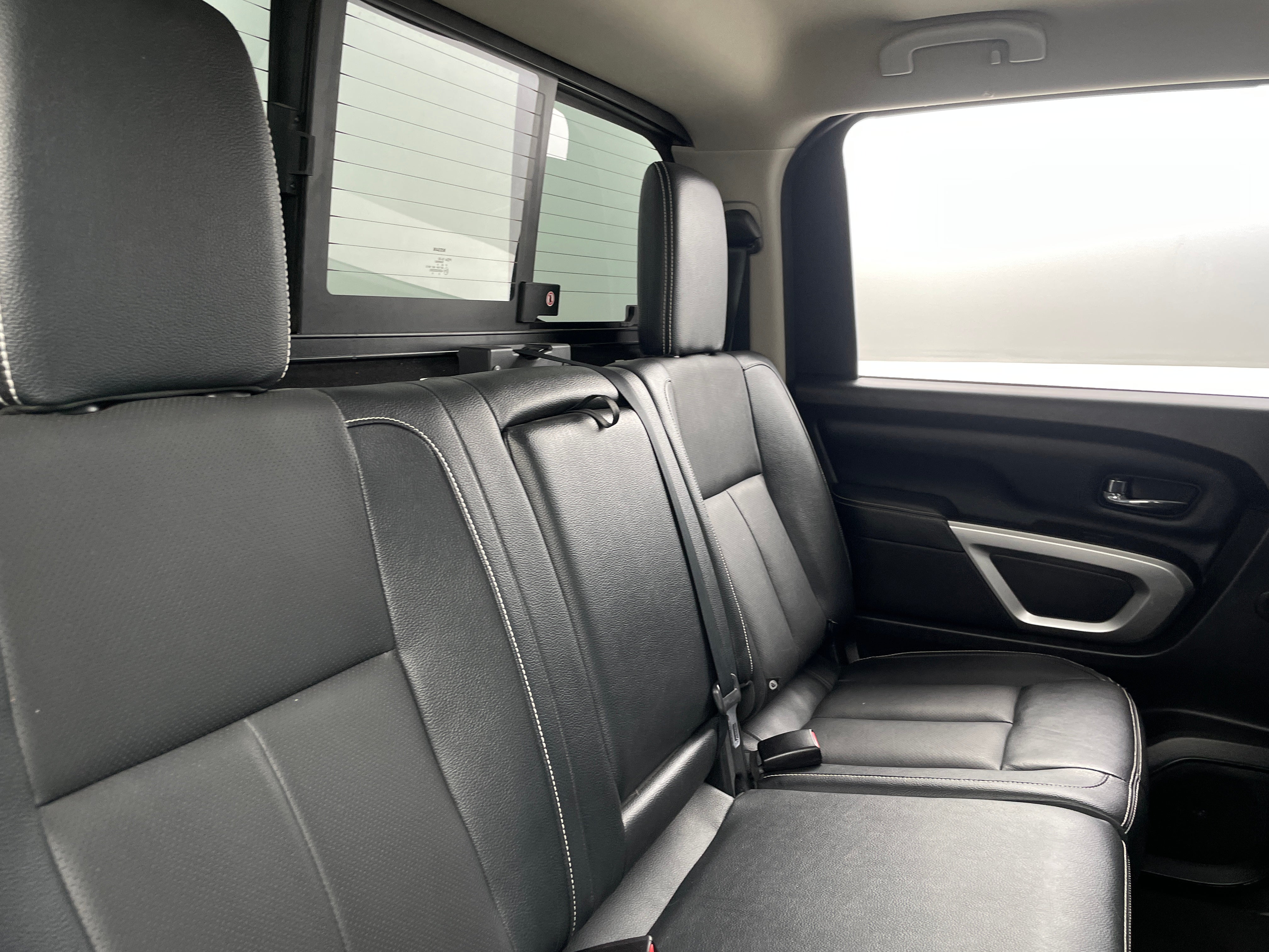 2017 Nissan Titan PRO-4X 6