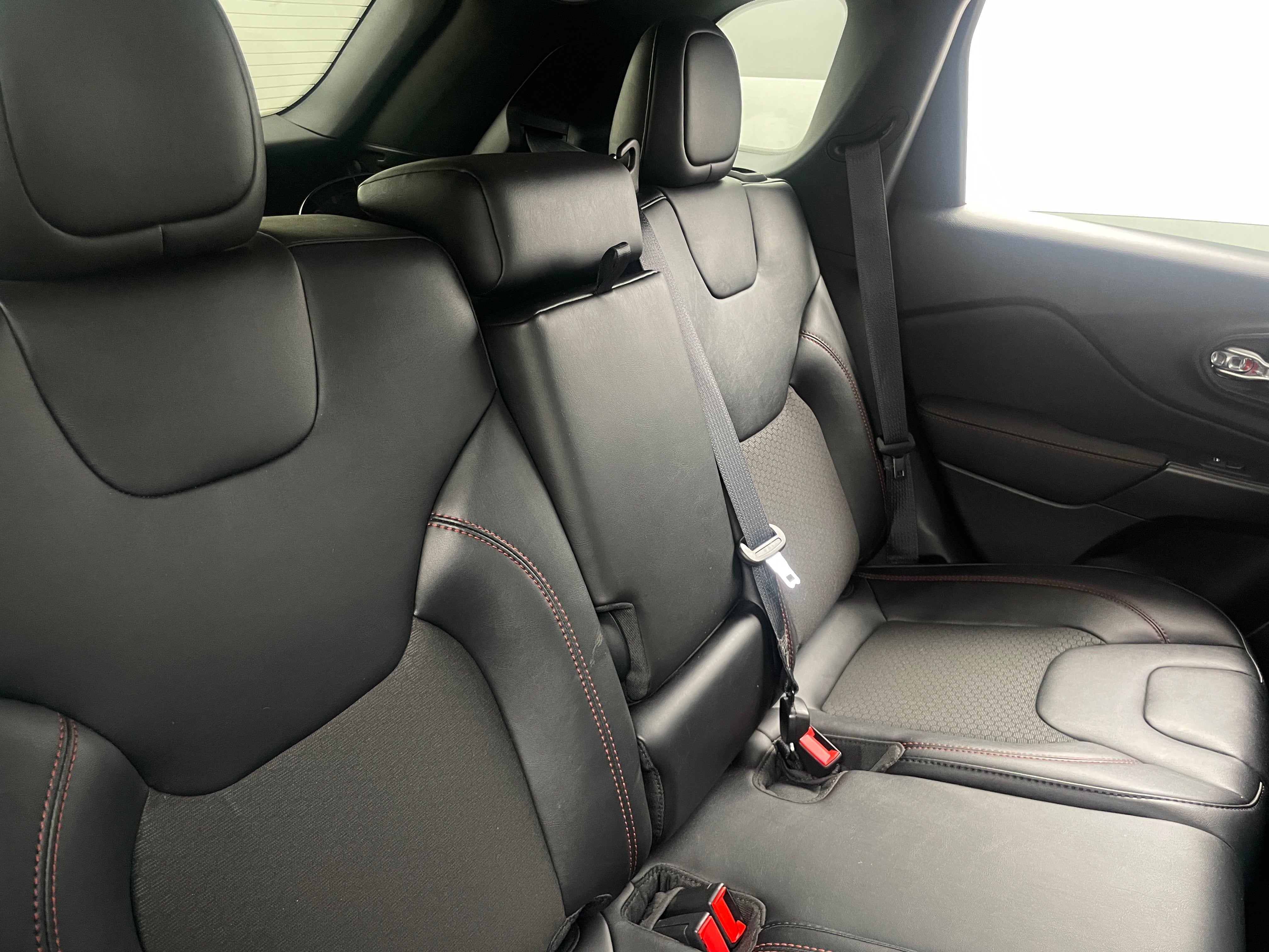 2023 Jeep Cherokee Trailhawk 6