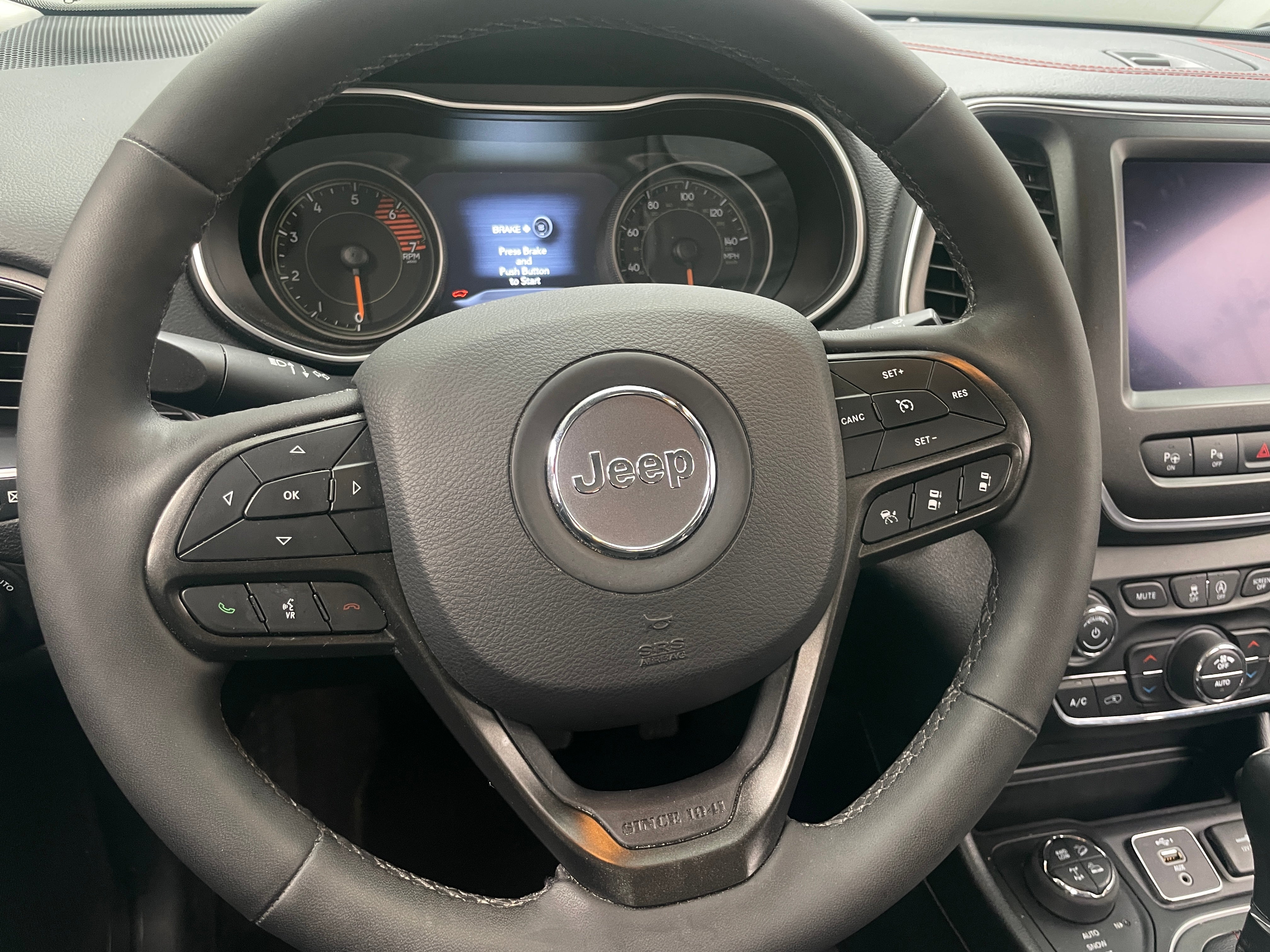 2023 Jeep Cherokee Trailhawk 5