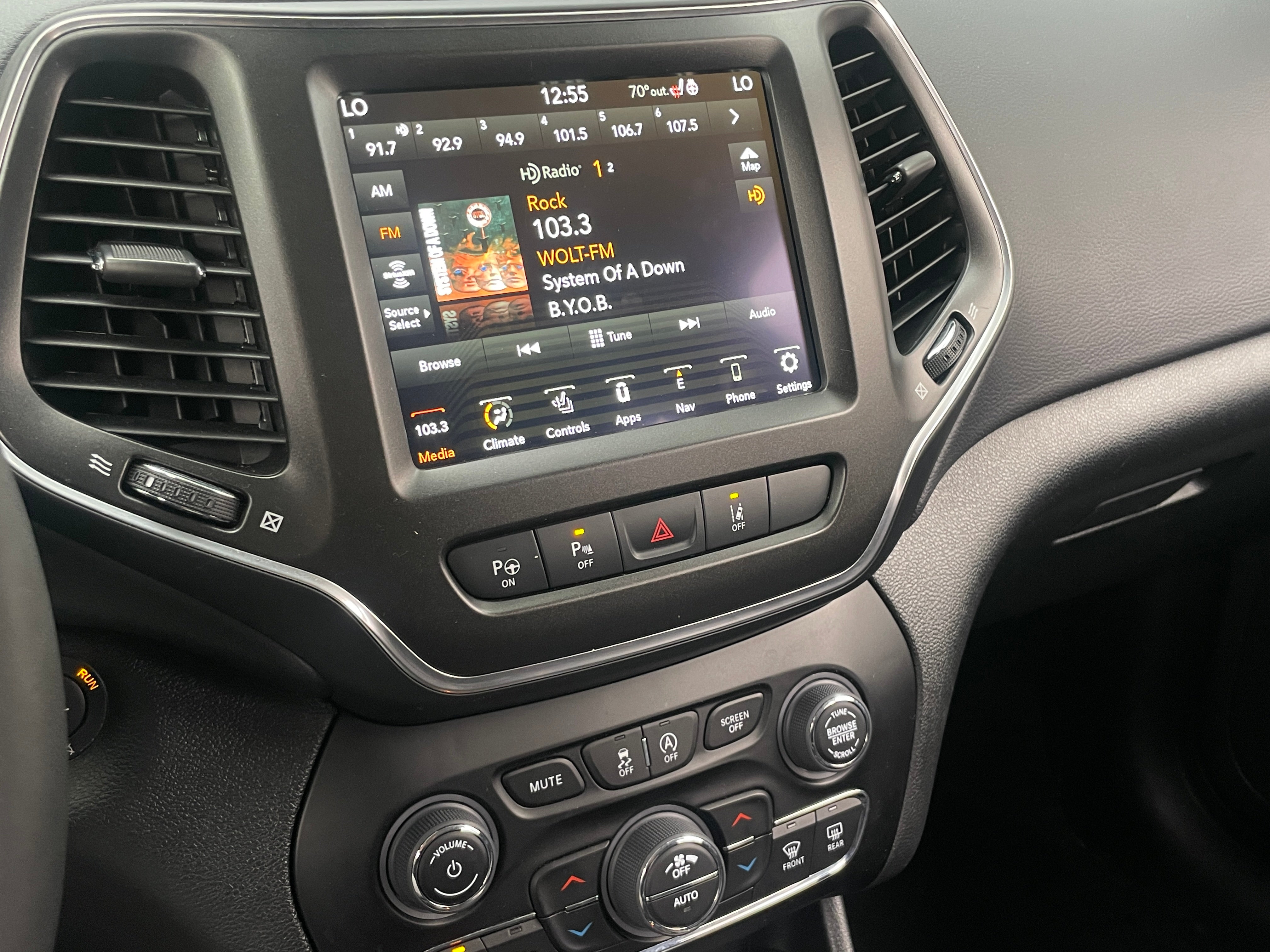 2023 Jeep Cherokee Trailhawk 4