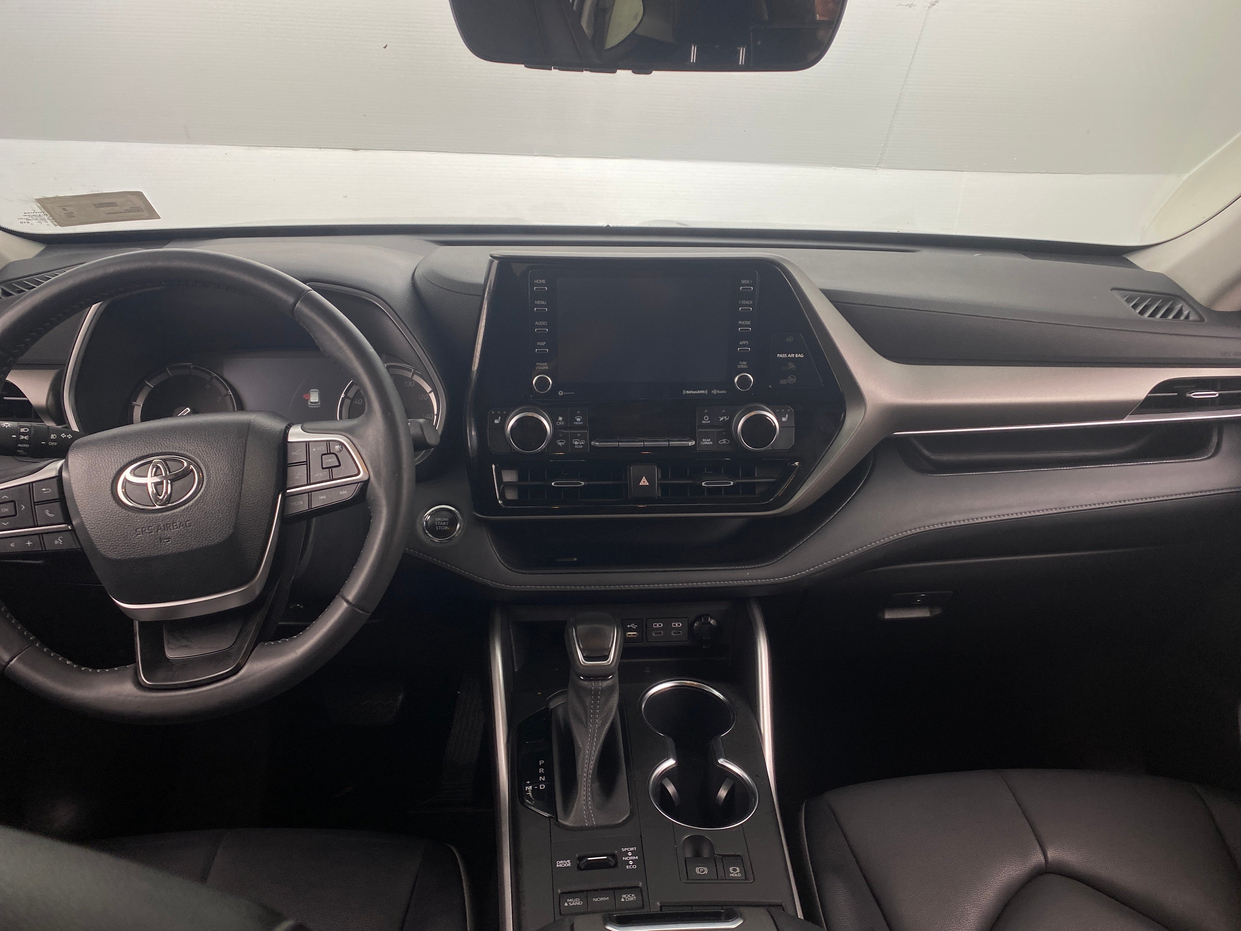 2022 Toyota Highlander XLE 2