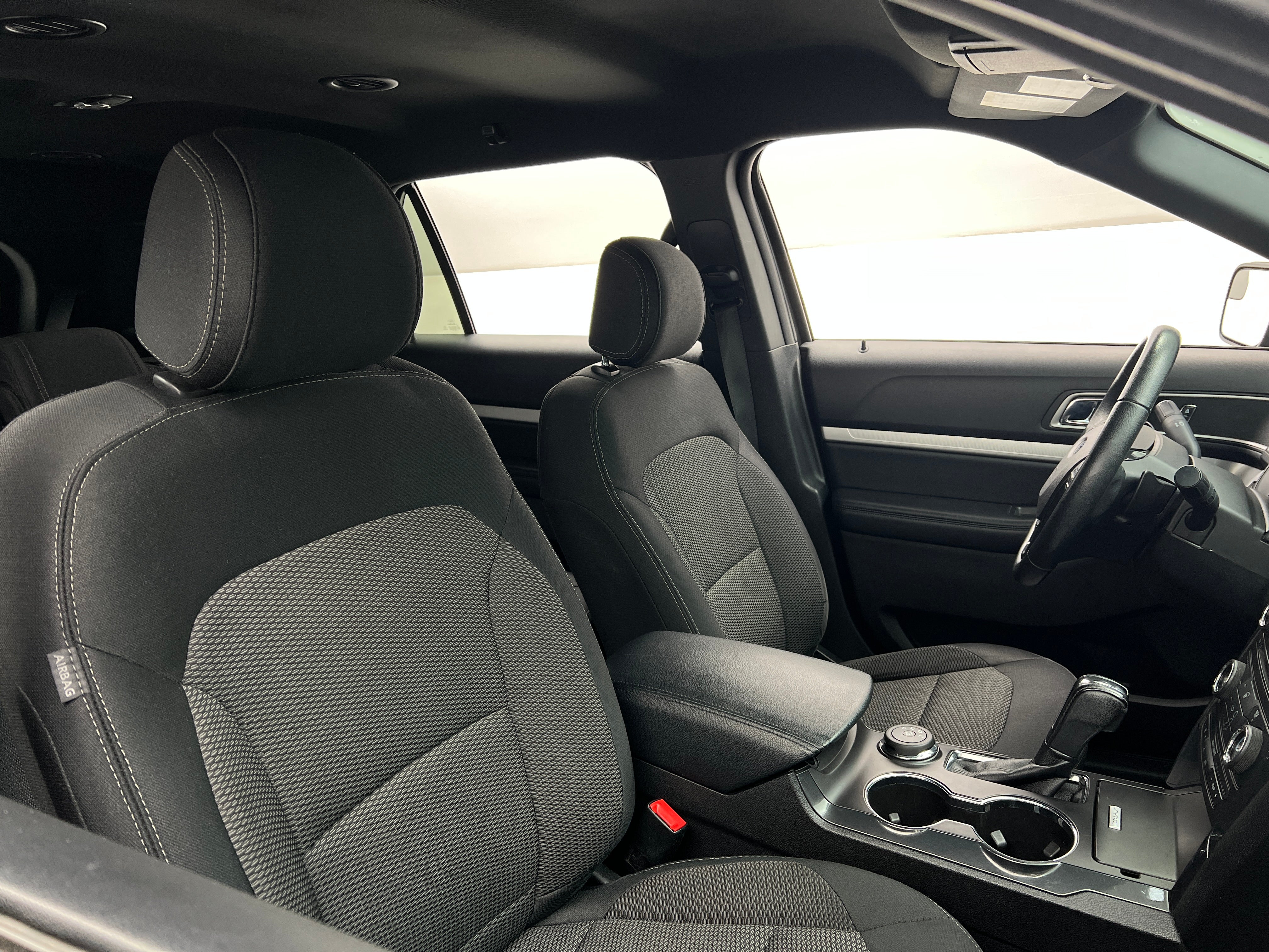 2017 Ford Explorer XLT 2
