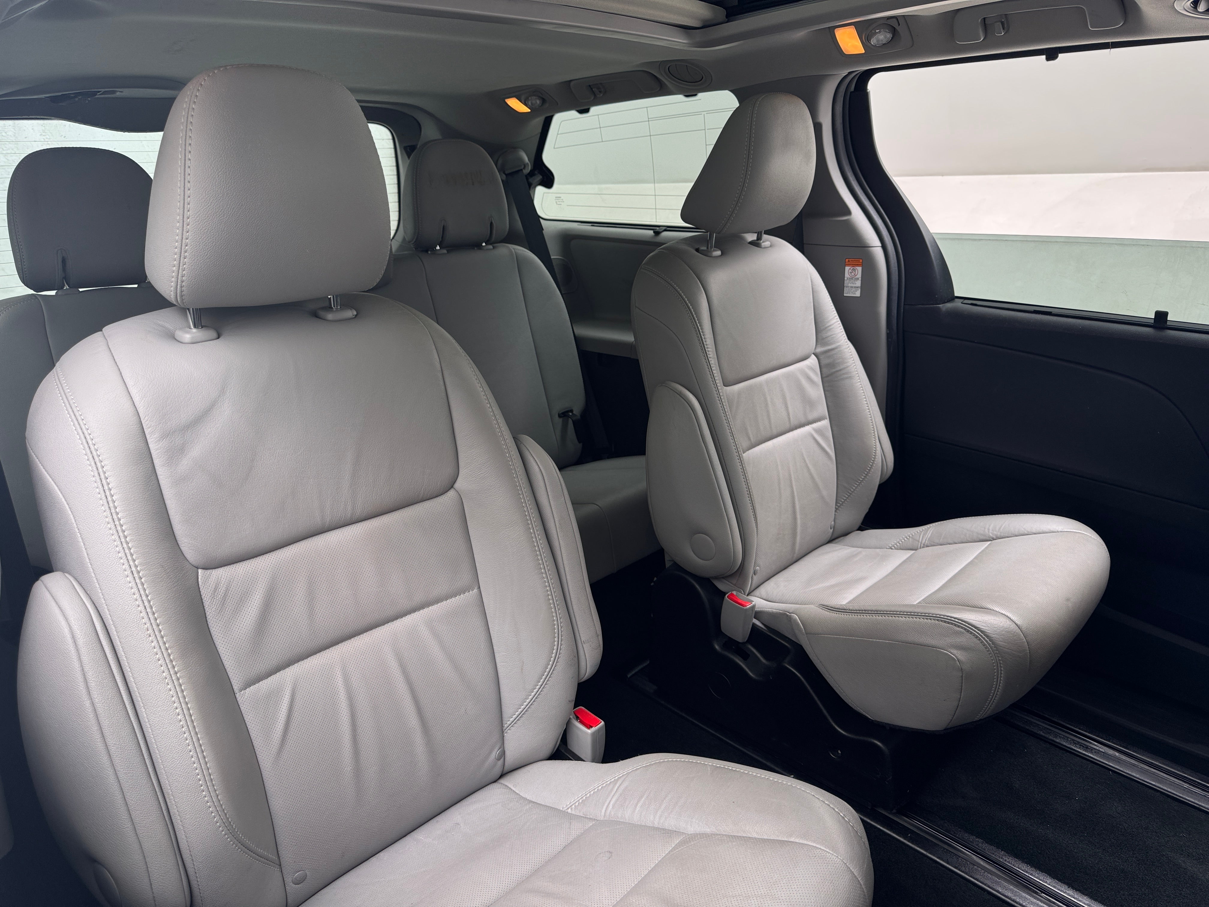 2016 Toyota Sienna Limited 5