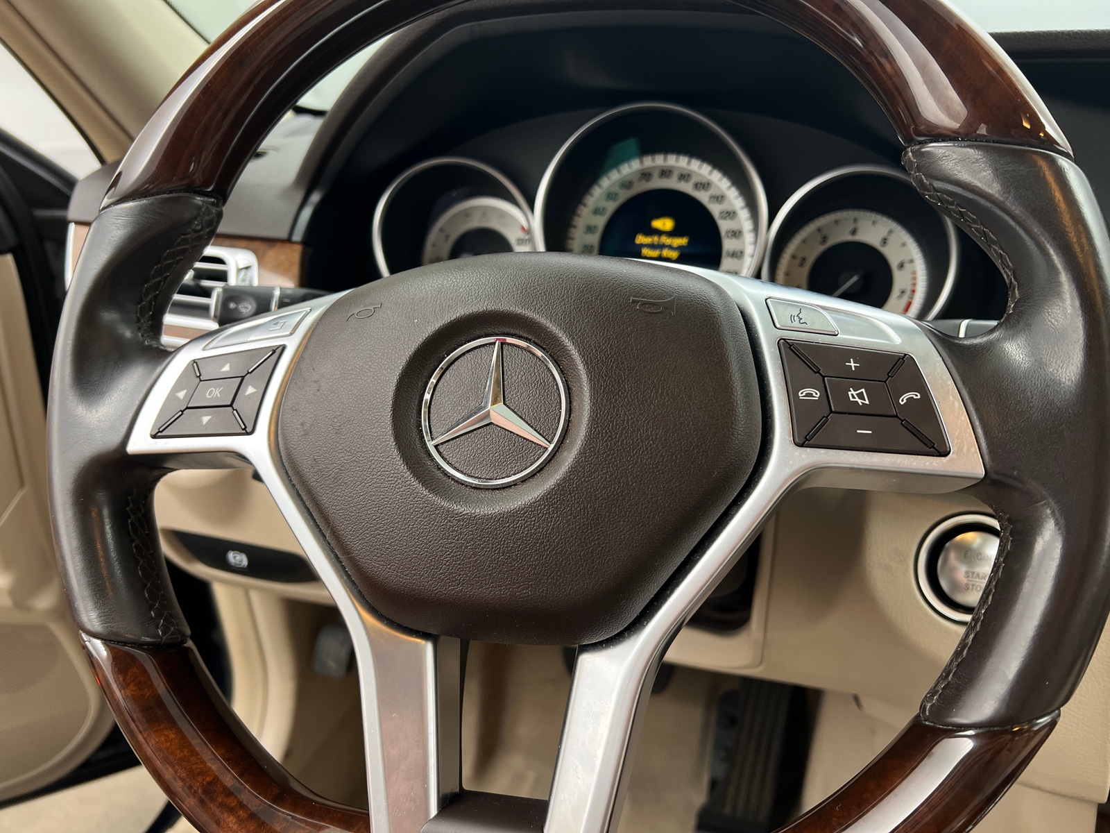 Thumbnail: 2014 Mercedes-Benz E-Class - 4