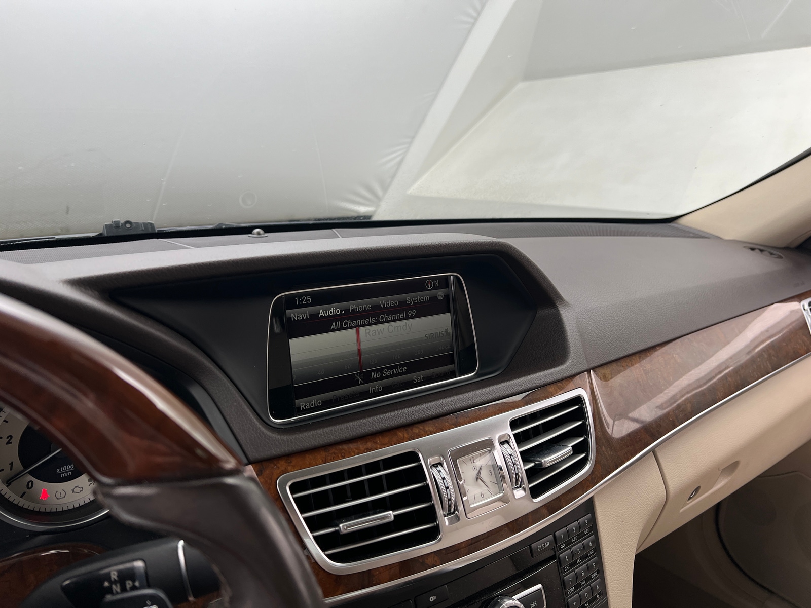 Thumbnail: 2014 Mercedes-Benz E-Class - 3