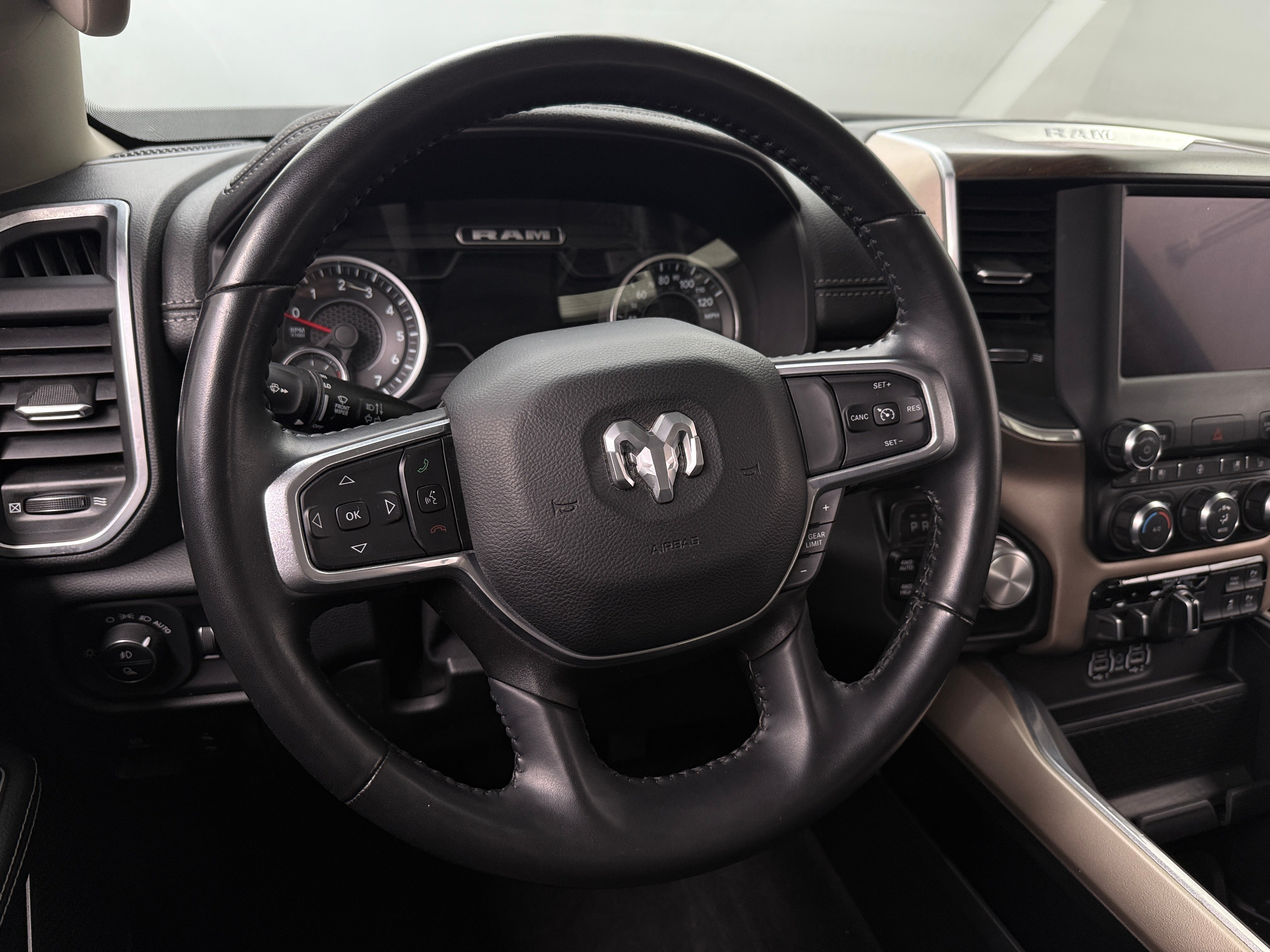 2022 RAM 1500 Laramie 4