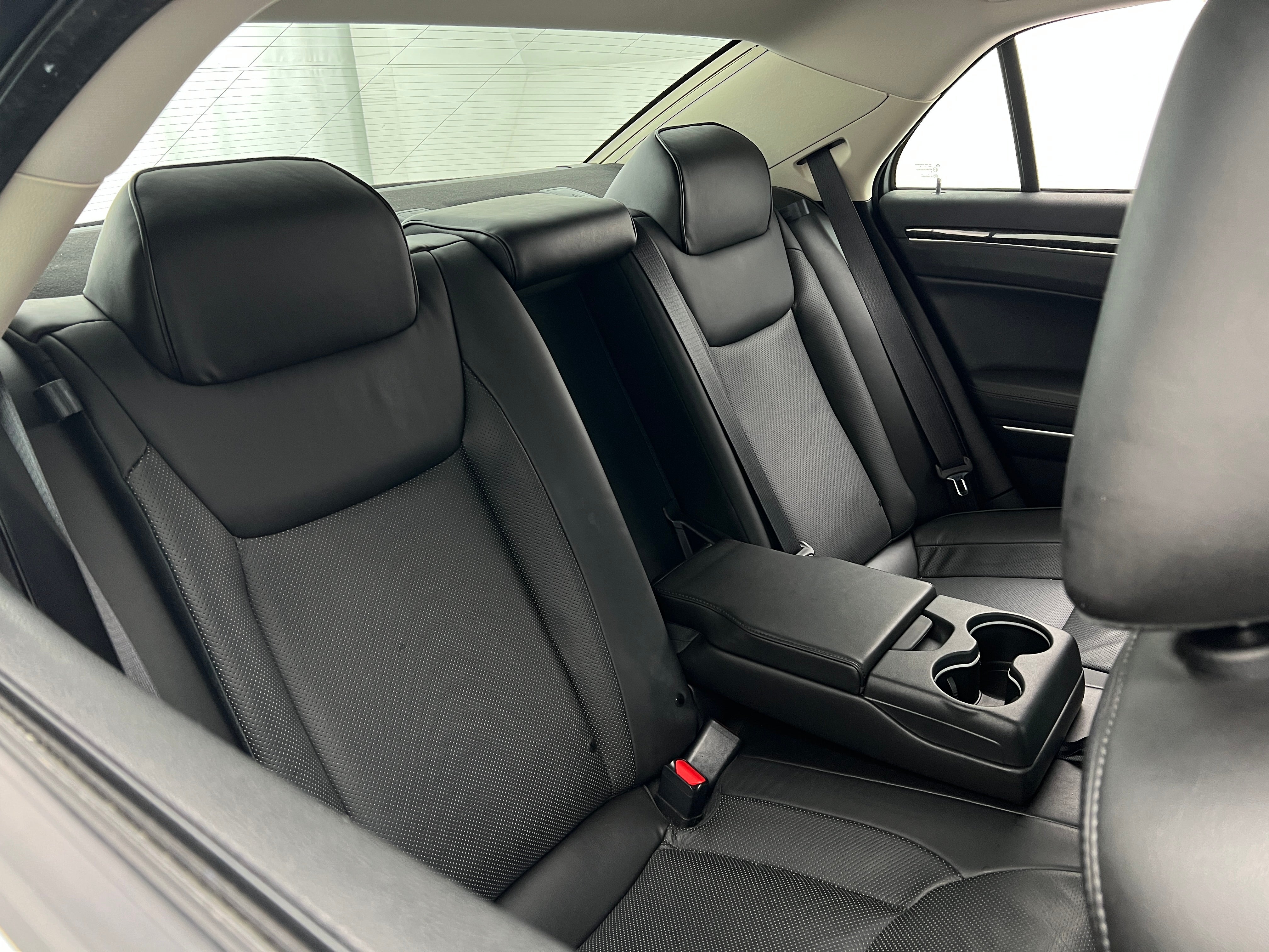 2022 Chrysler 300 Touring 5