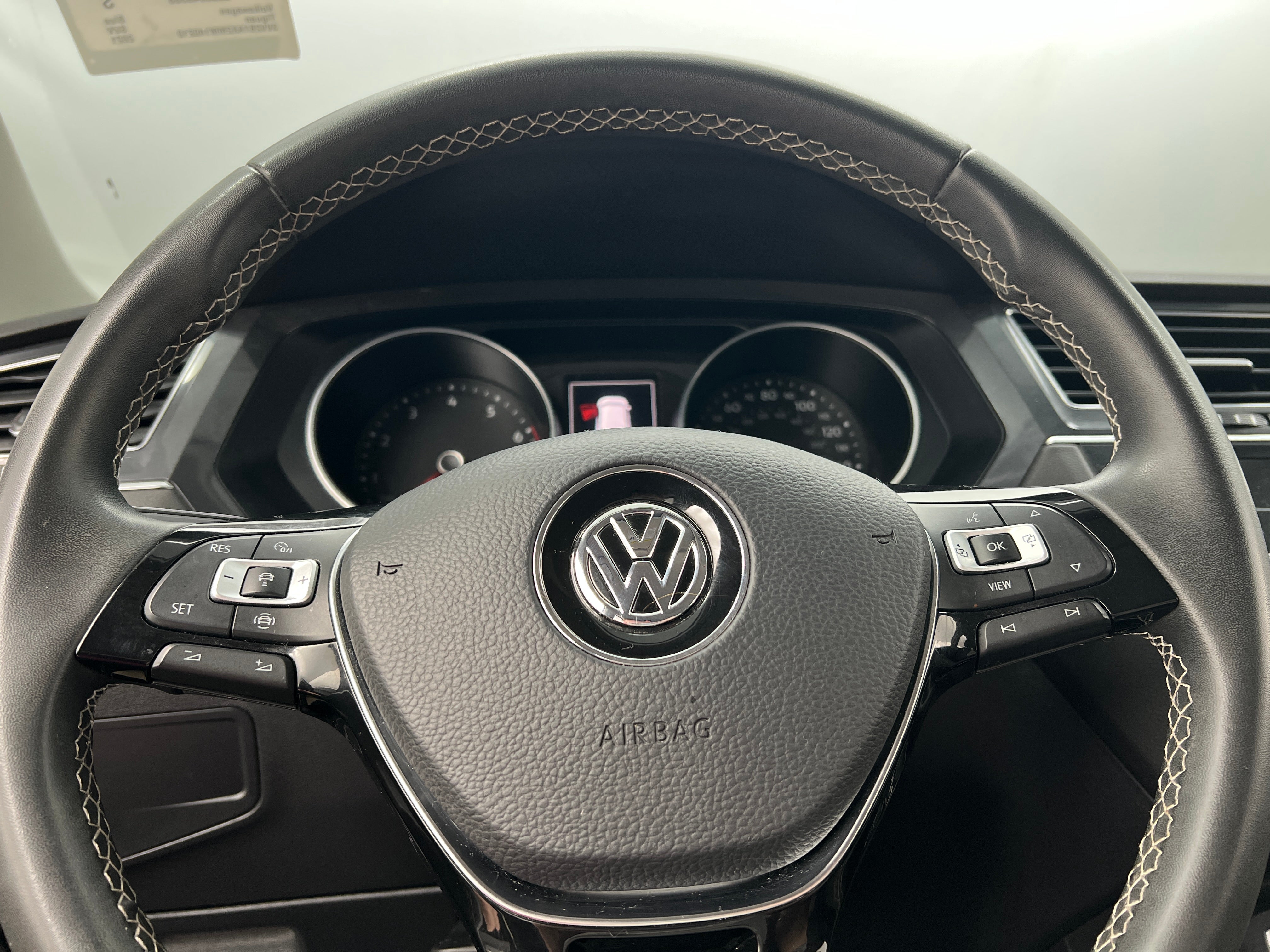 2021 Volkswagen Tiguan SE 4