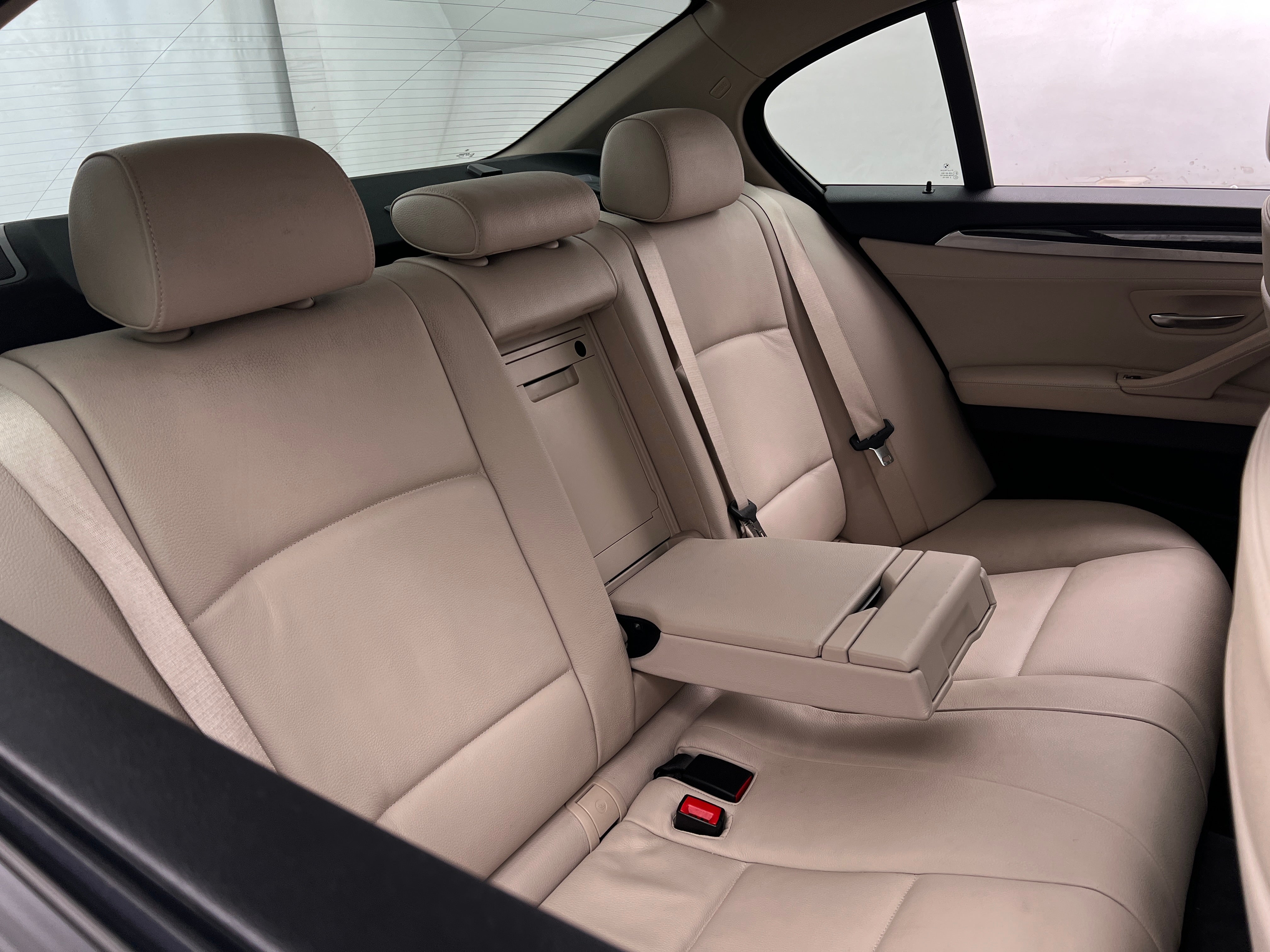 2011 BMW 5 Series 528i 6