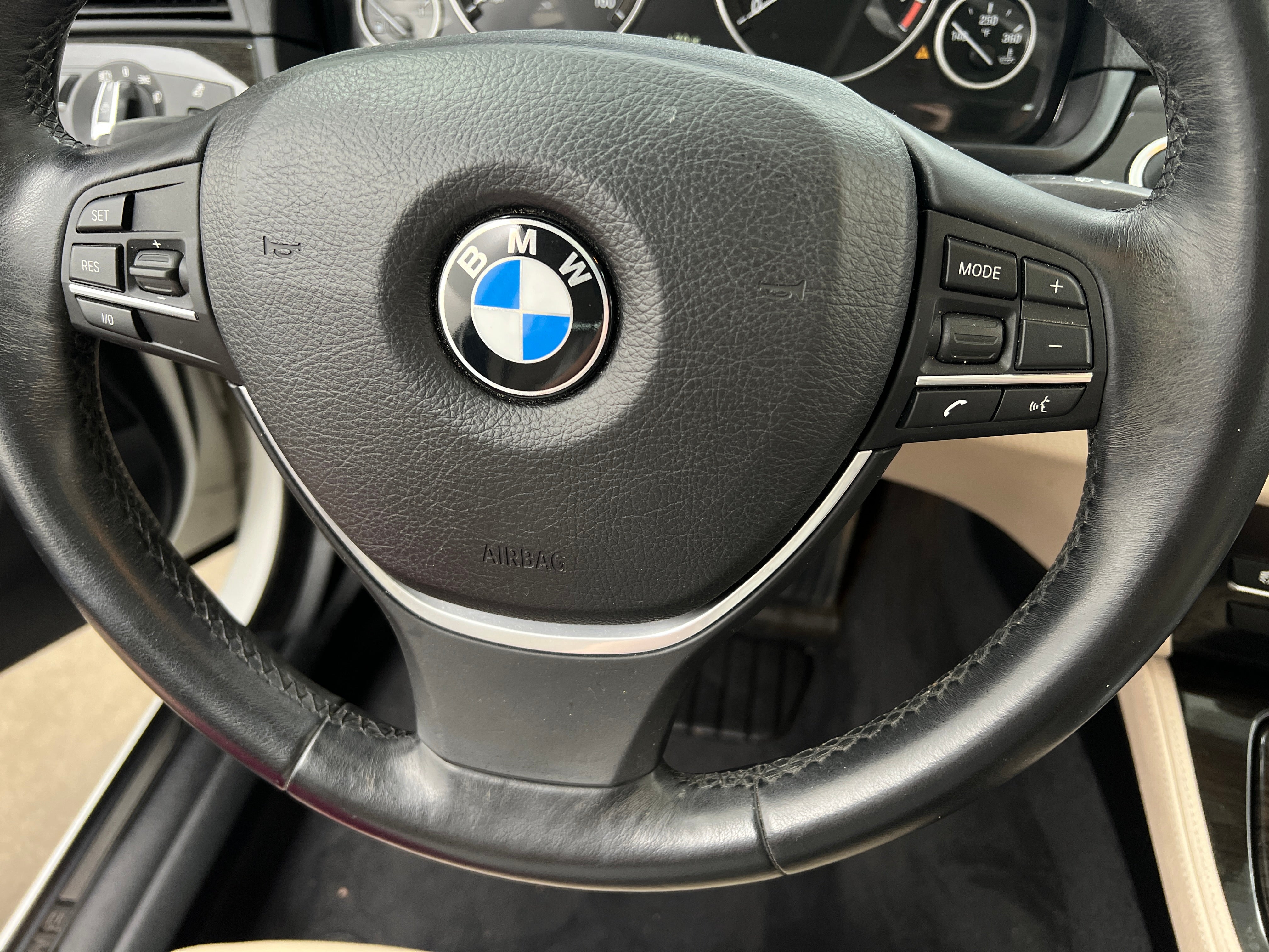 2011 BMW 5 Series 528i 5