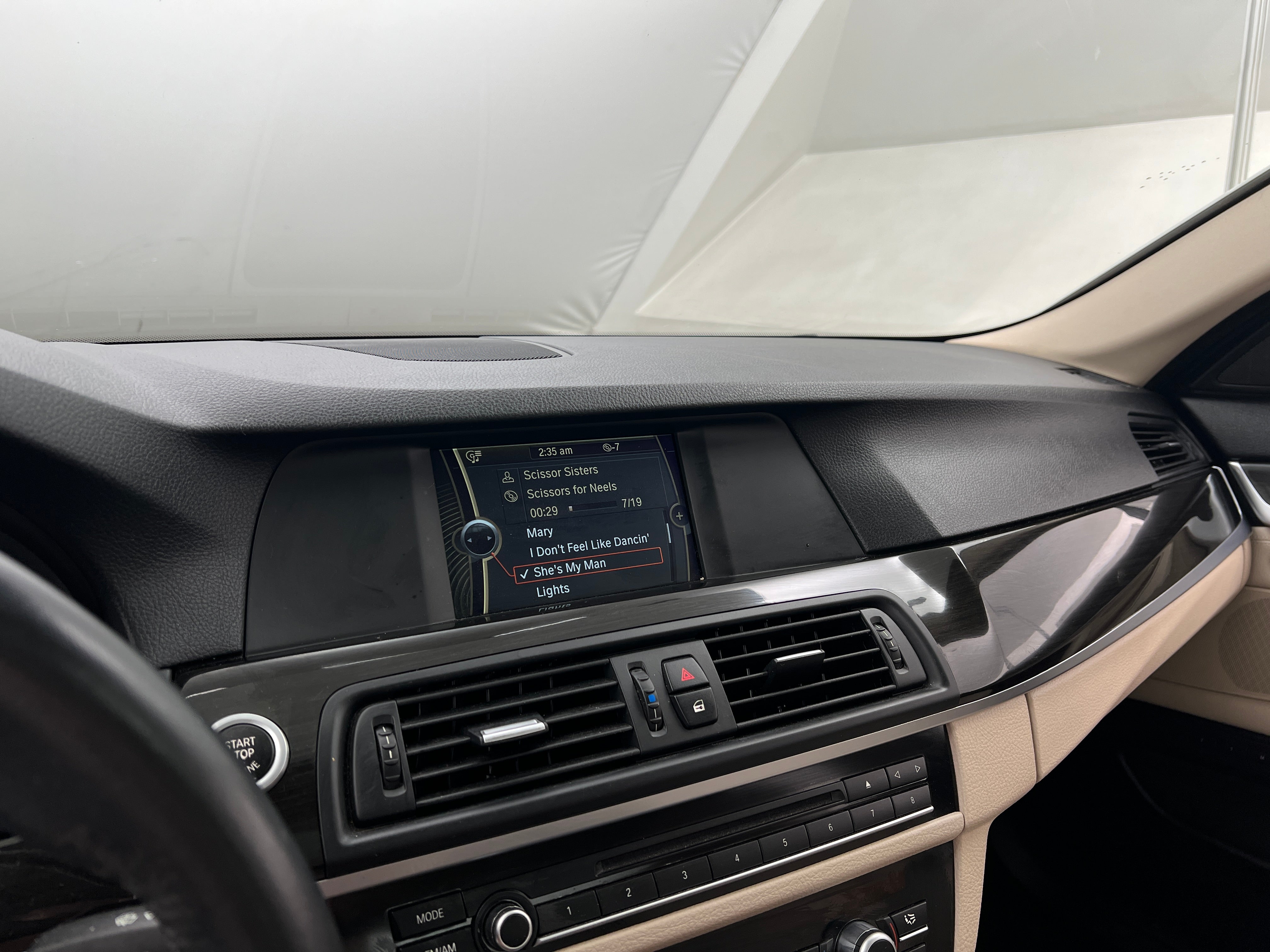 2011 BMW 5 Series 528i 4