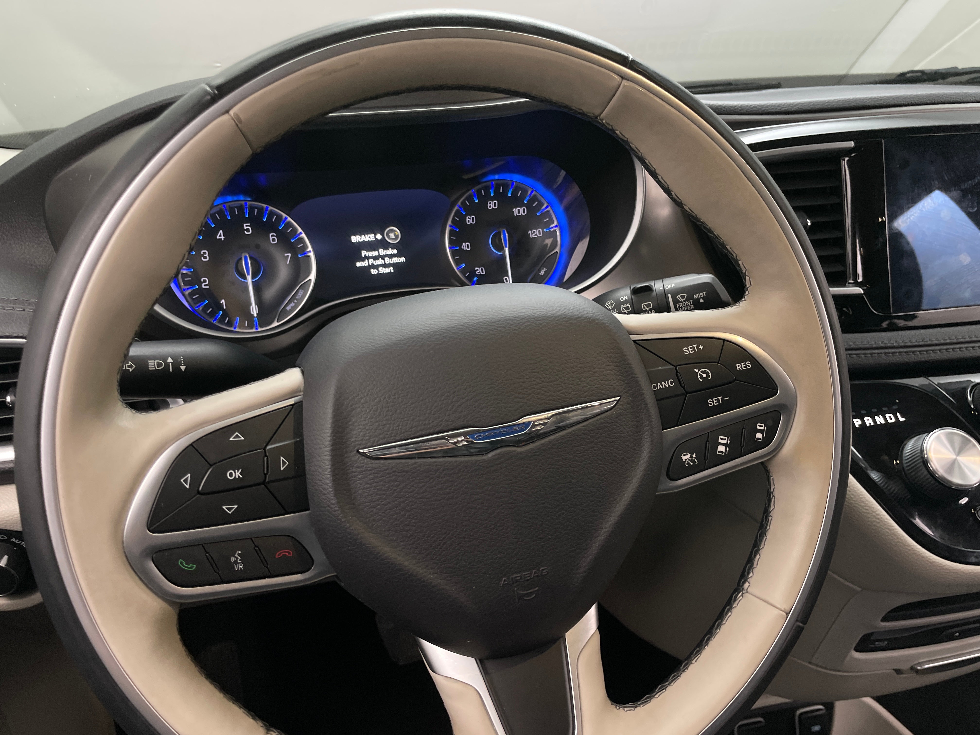 2017 Chrysler Pacifica Limited 4