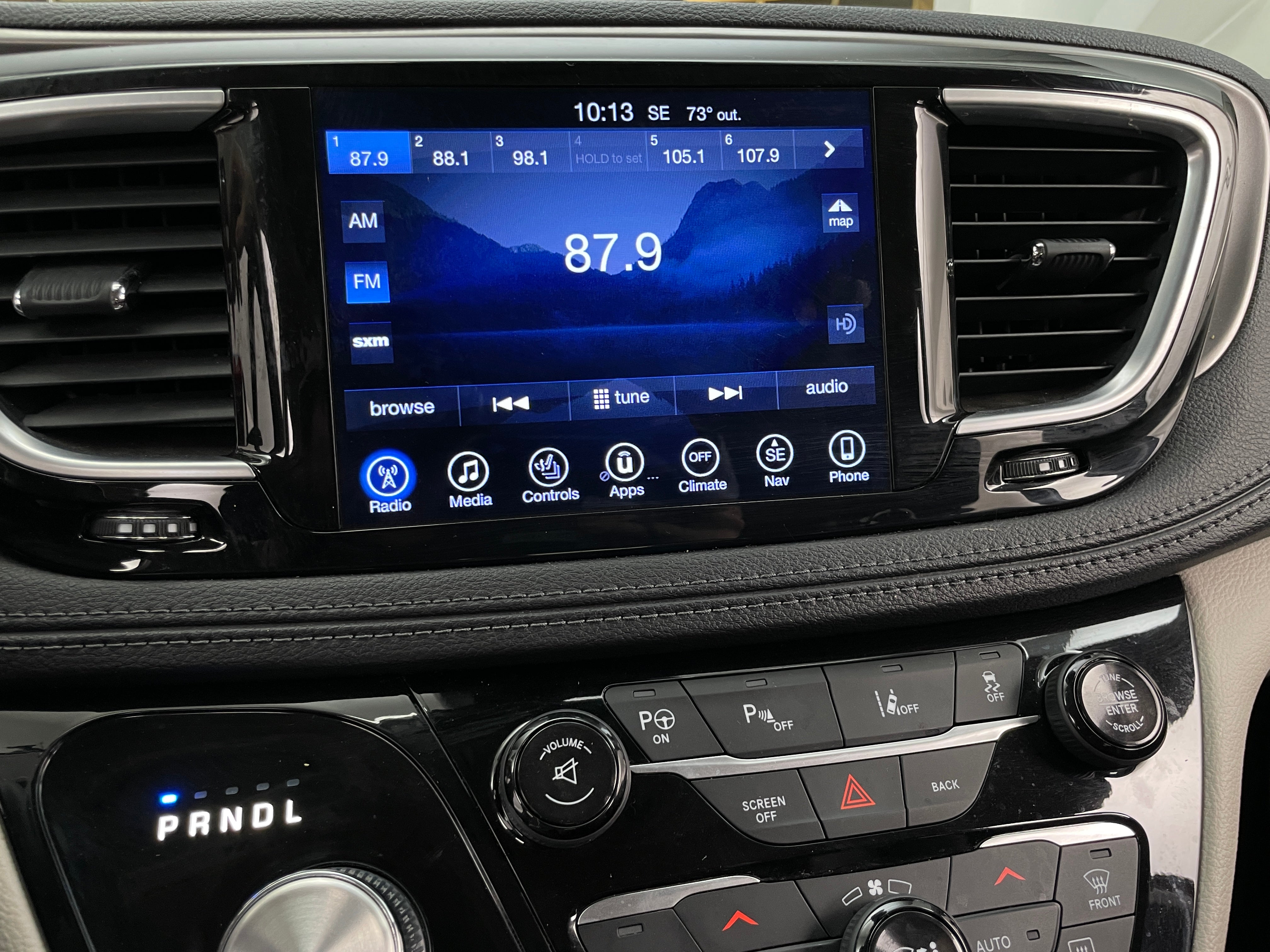 2017 Chrysler Pacifica Limited 3