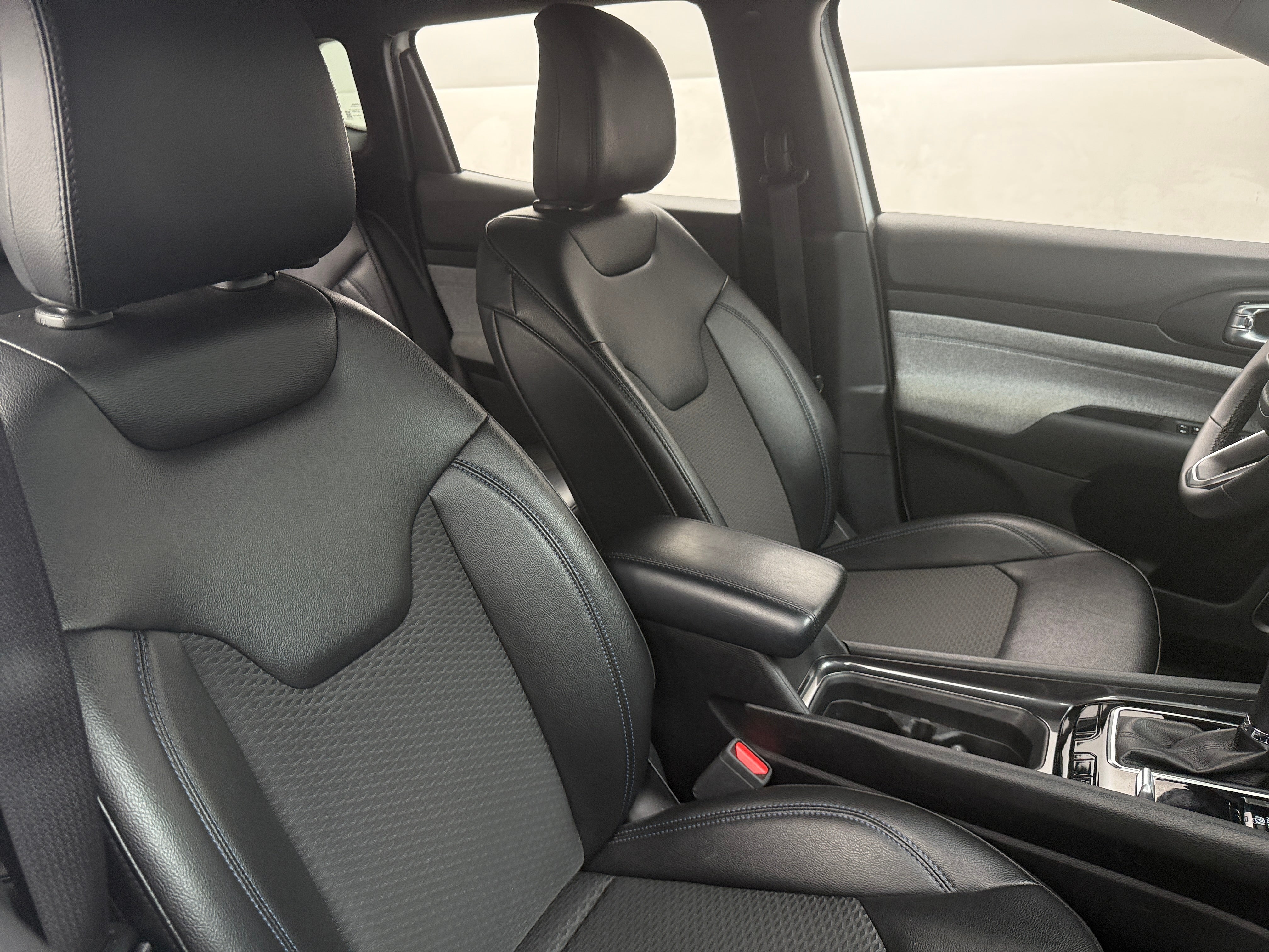 2023 Jeep Compass Latitude 2