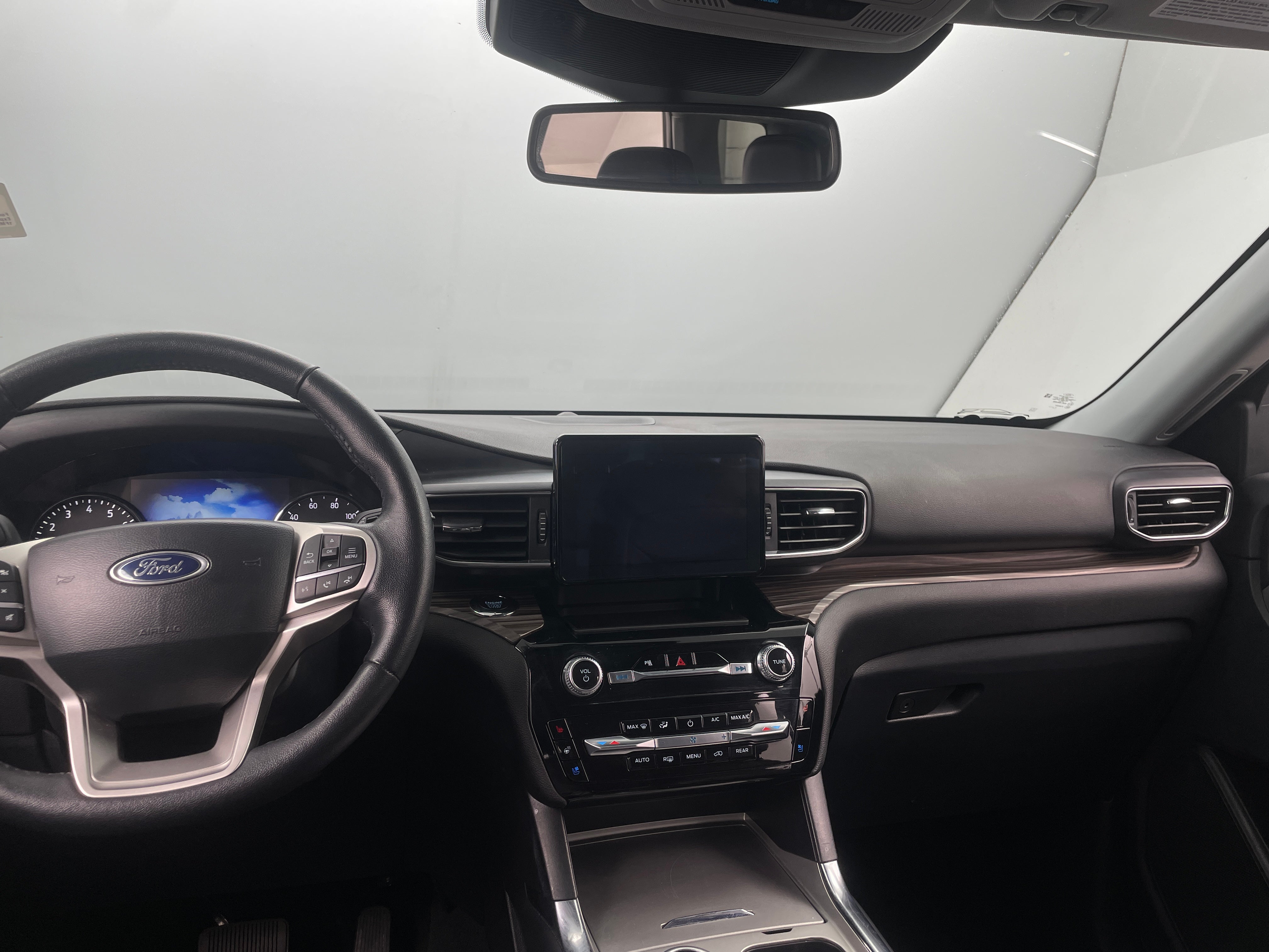 2023 Ford Explorer Limited 2