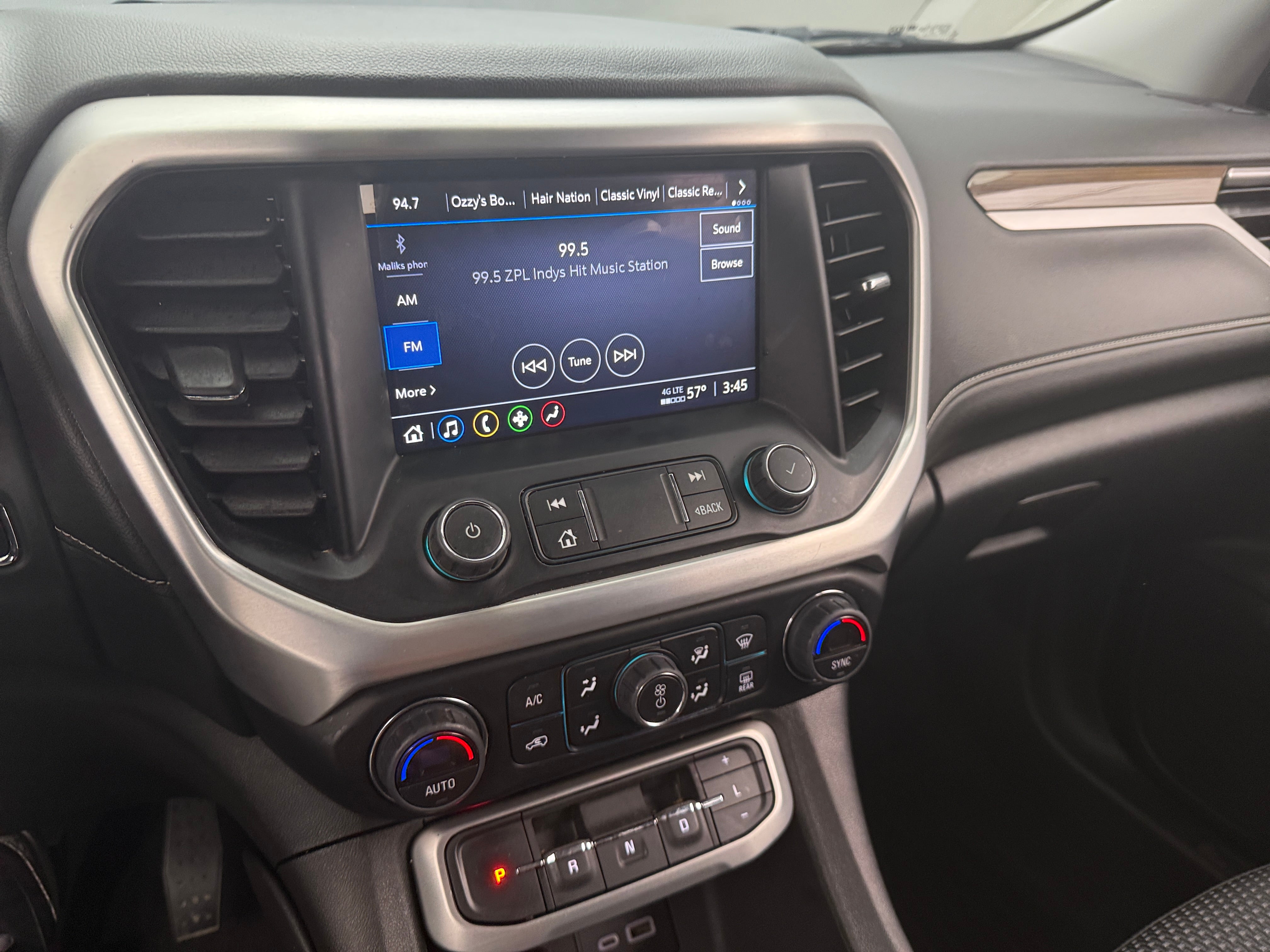 2023 GMC Acadia SLE 4
