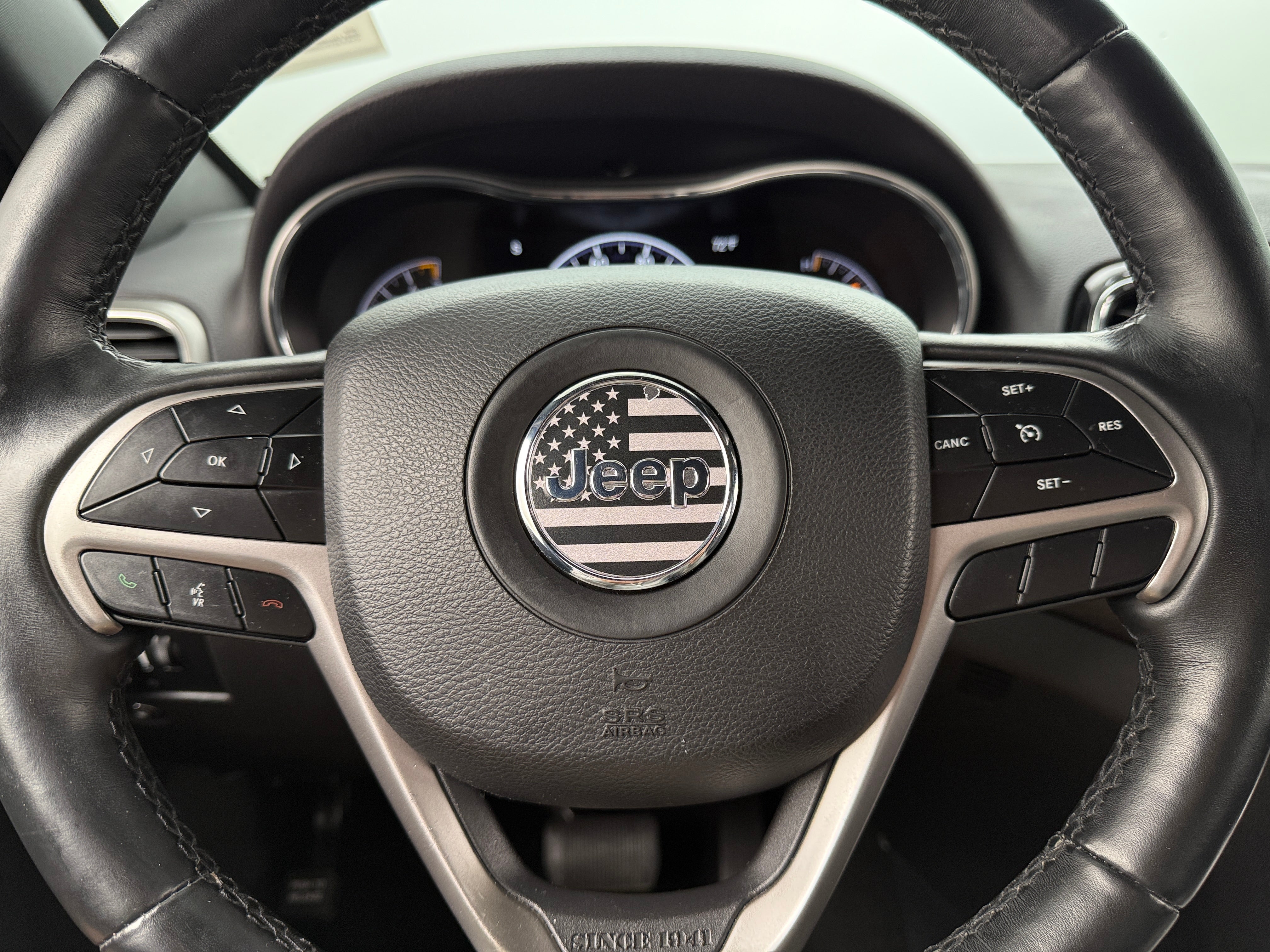 2019 Jeep Grand Cherokee Altitude 4