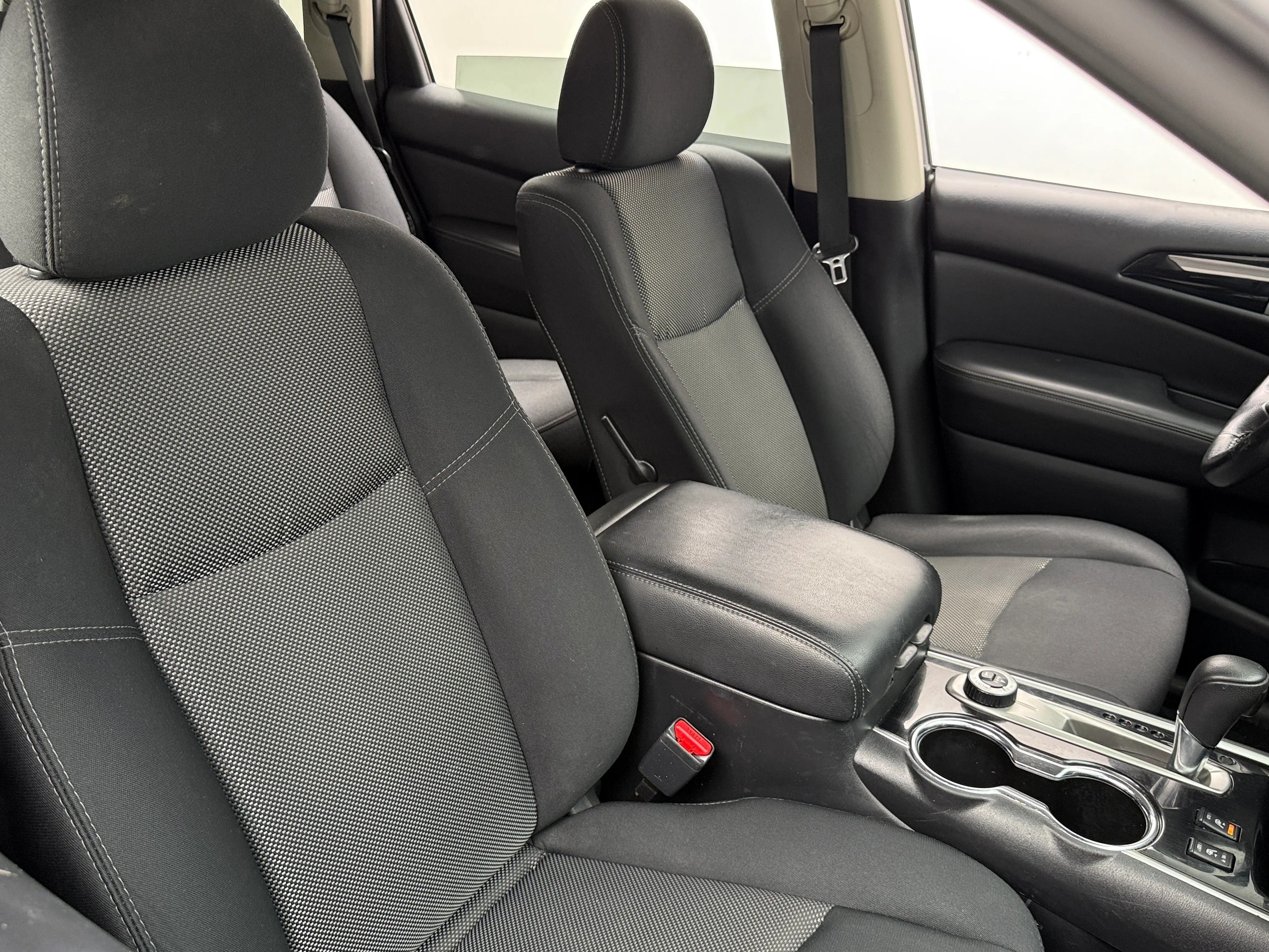 2019 Nissan Pathfinder SV 2