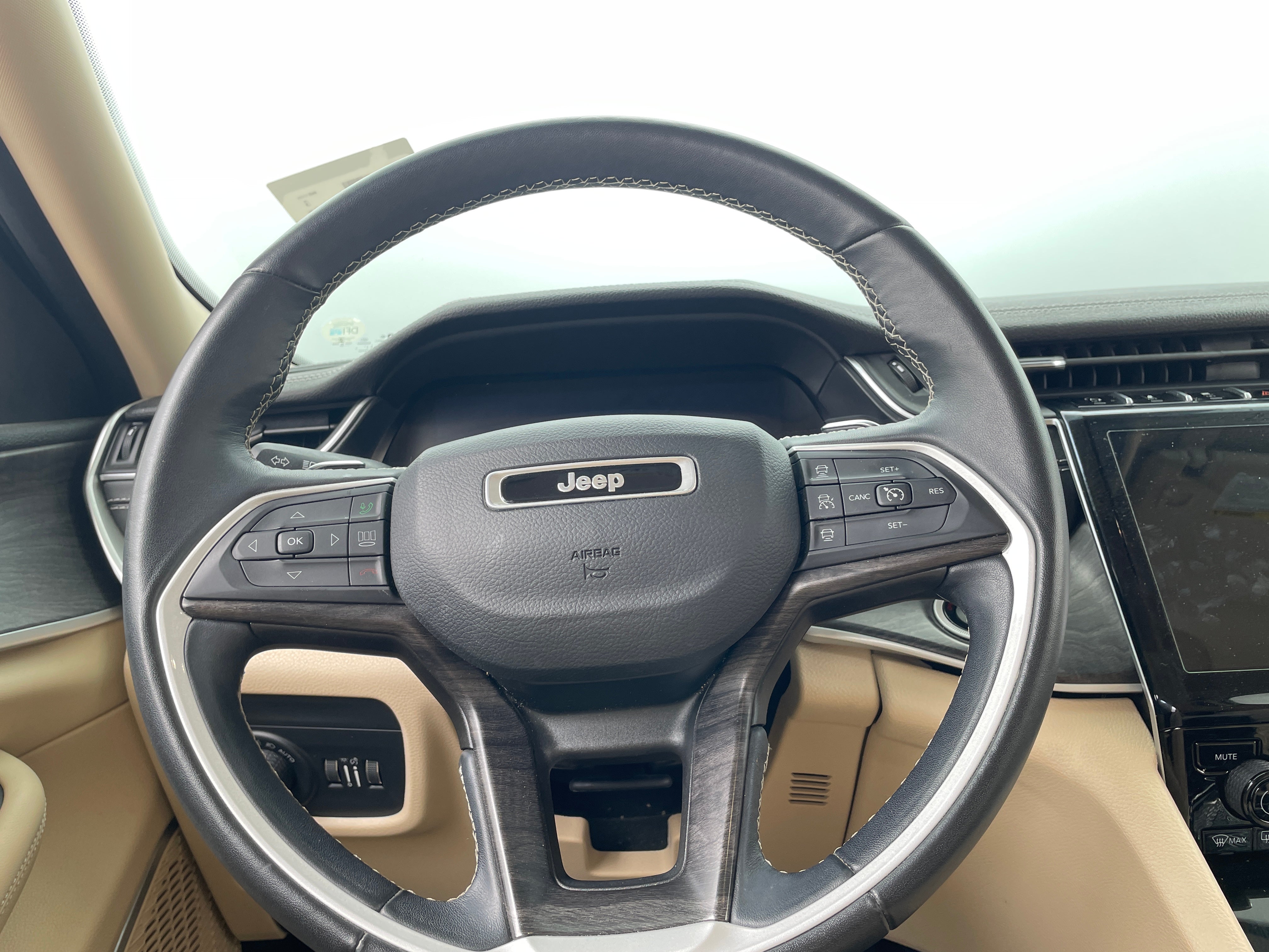 2022 Jeep Grand Cherokee Limited Edition 4