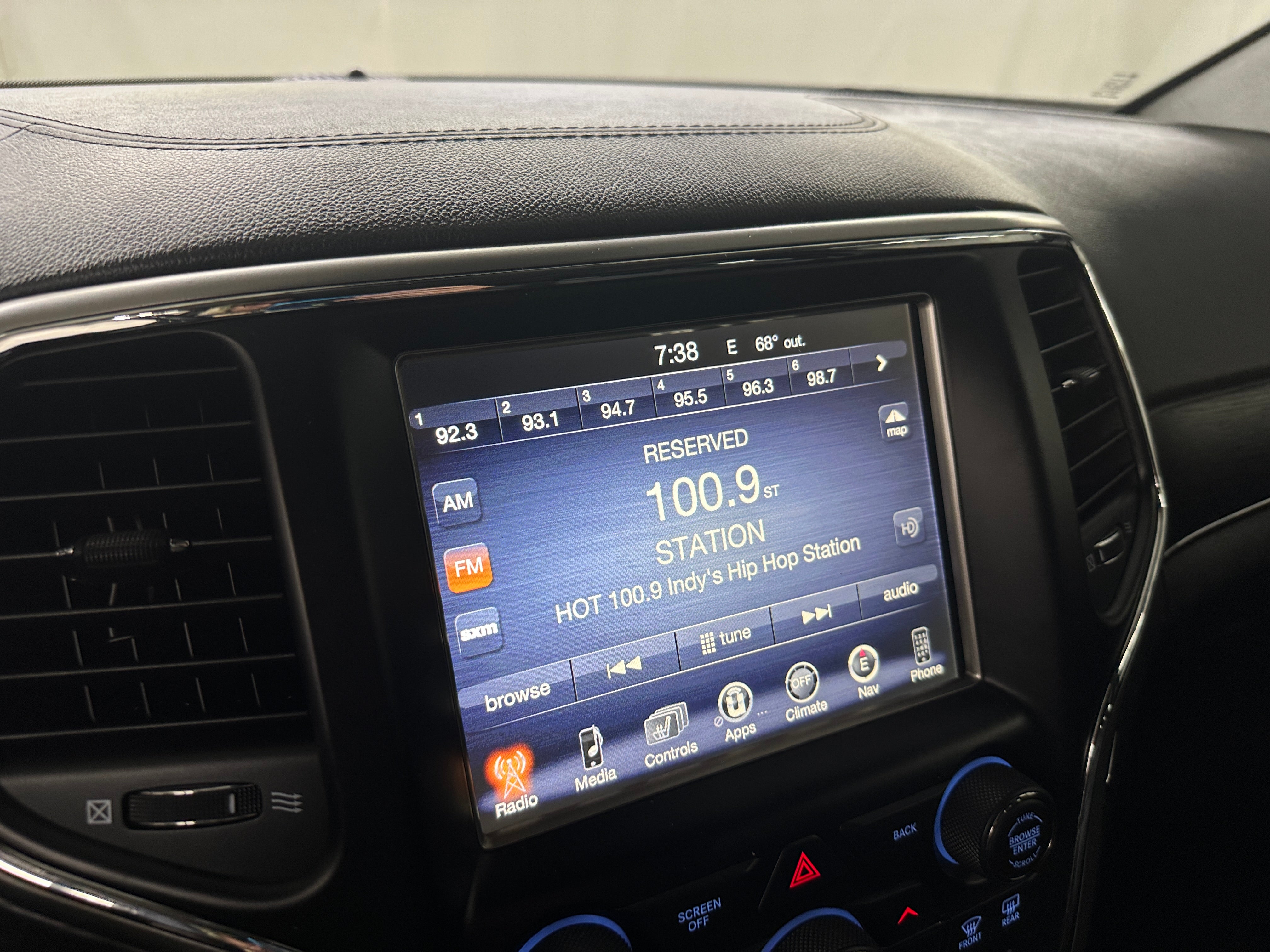 2017 Jeep Grand Cherokee Summit 3