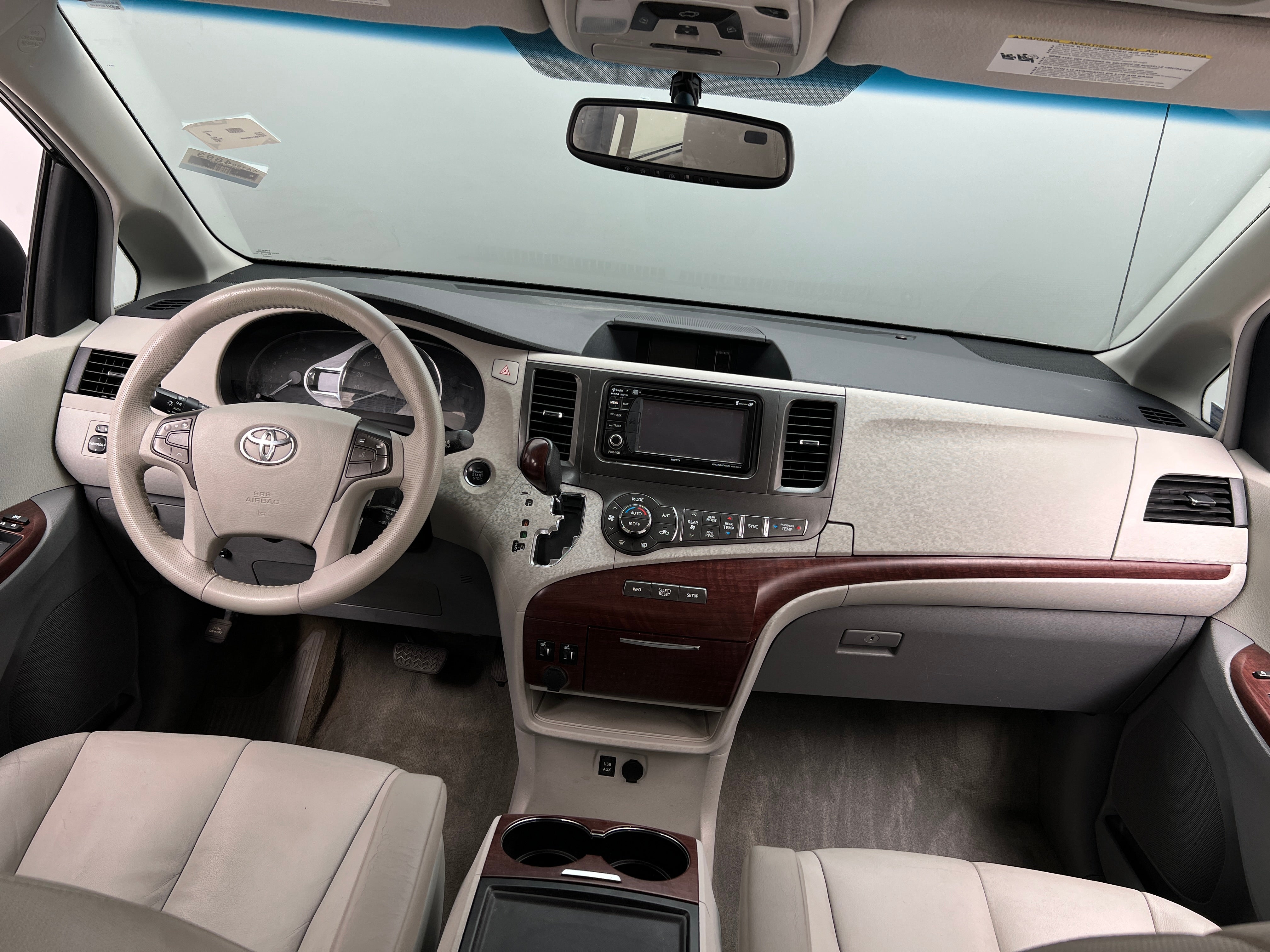 2013 Toyota Sienna XLE 2