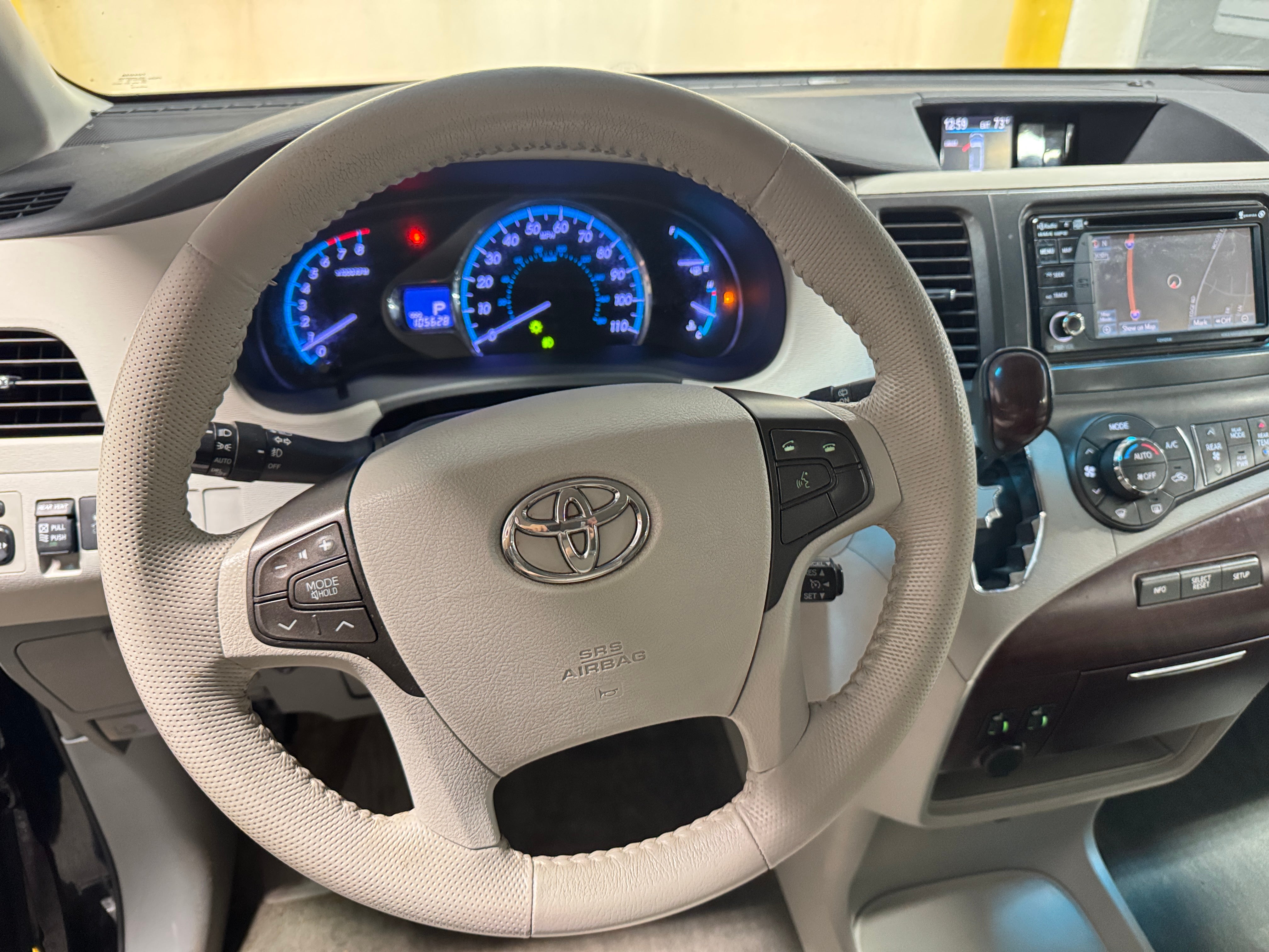 2013 Toyota Sienna XLE 4