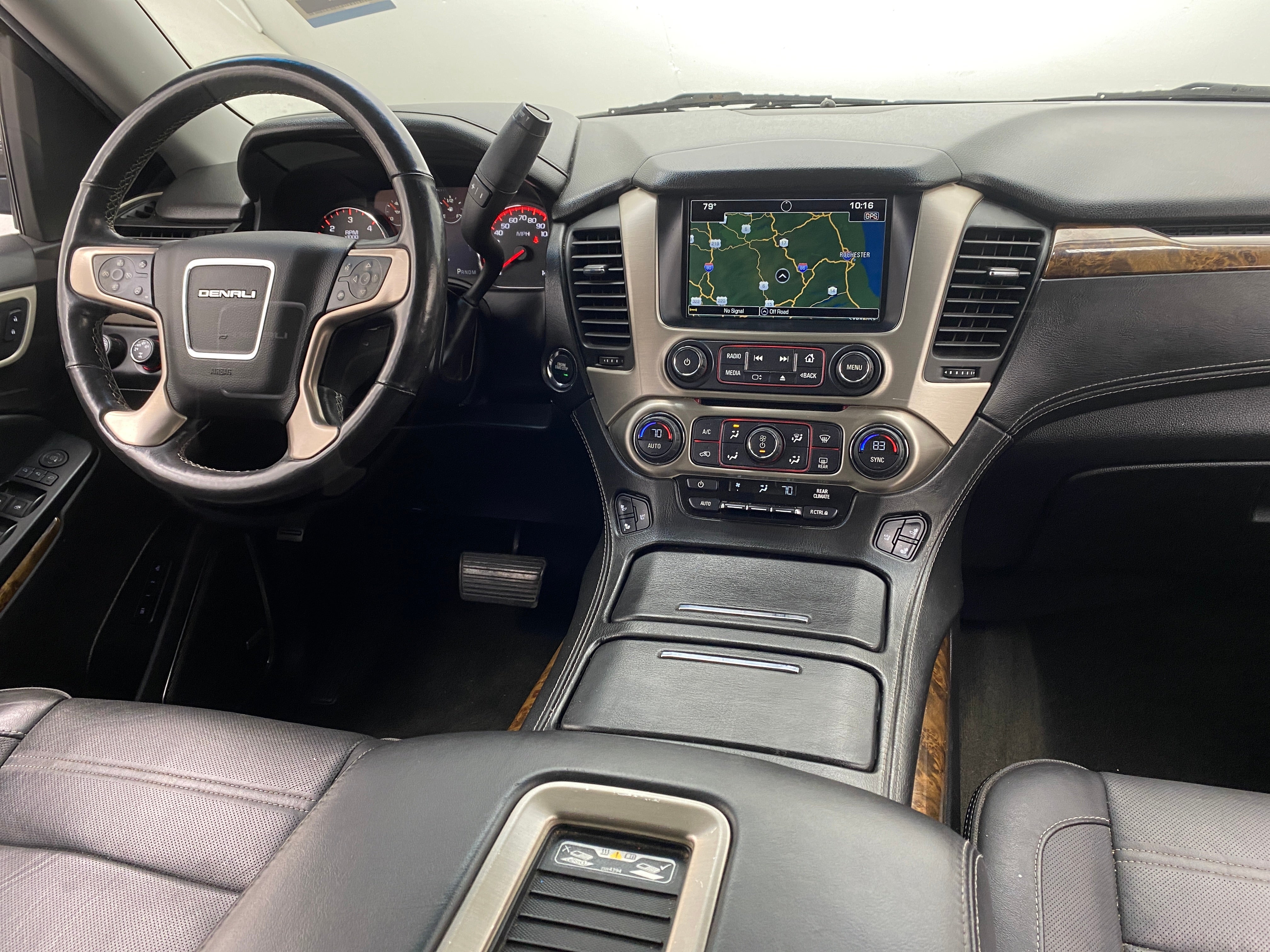 2016 GMC Yukon XL Denali 2
