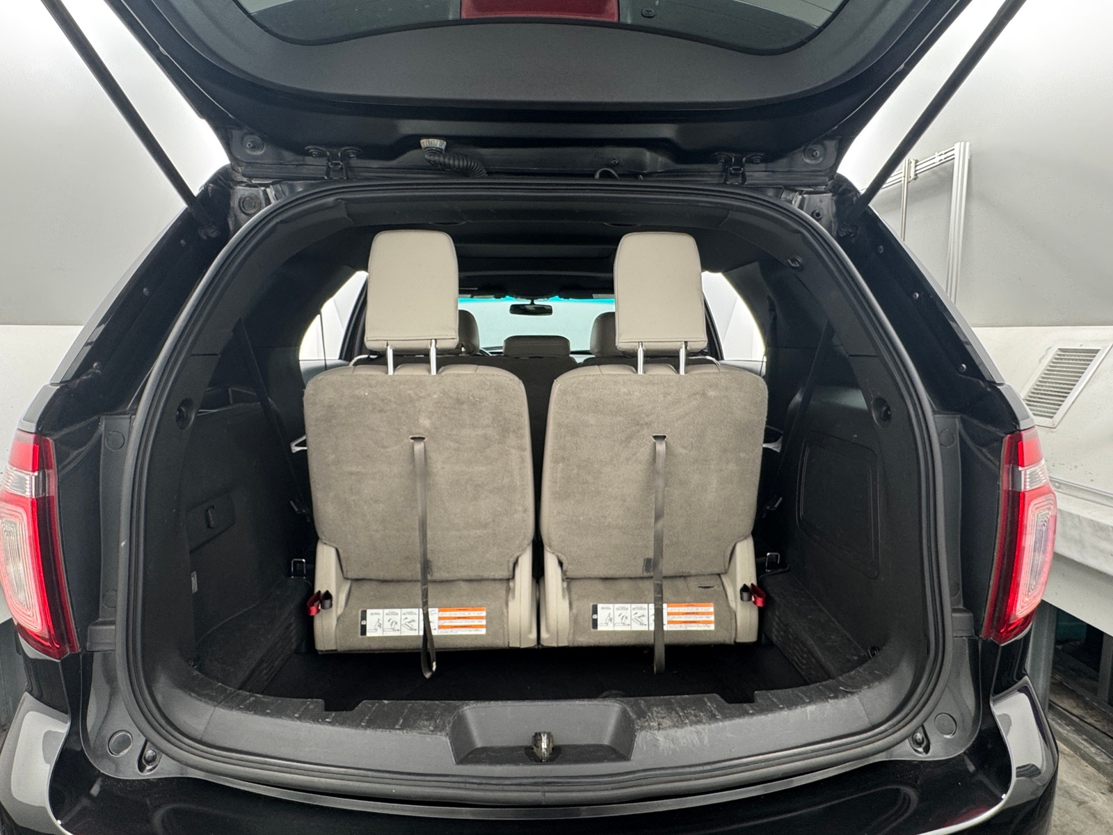 Thumbnail: 2014 Ford Explorer - 6