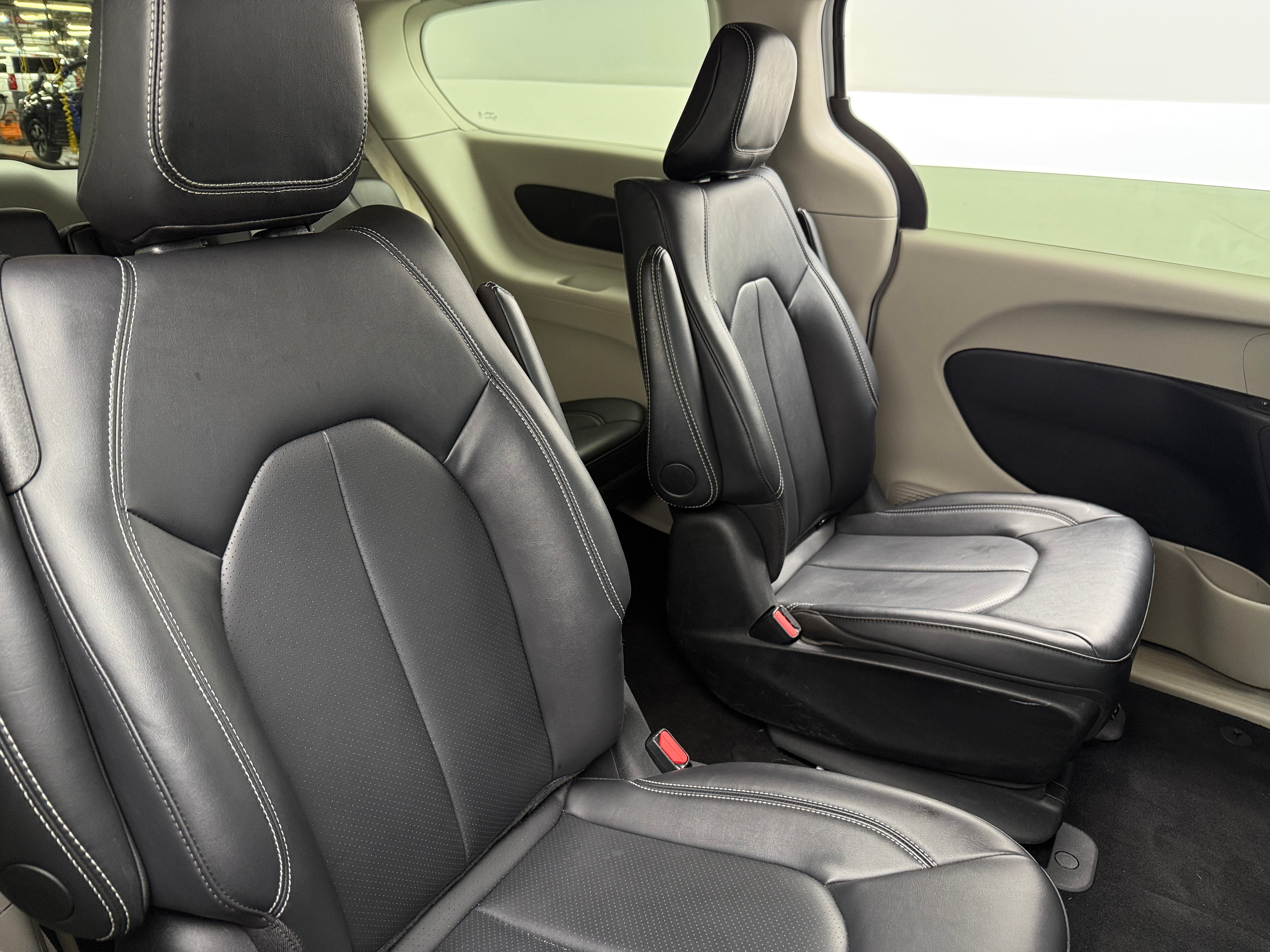 2024 Chrysler Pacifica Hybrid Select 5