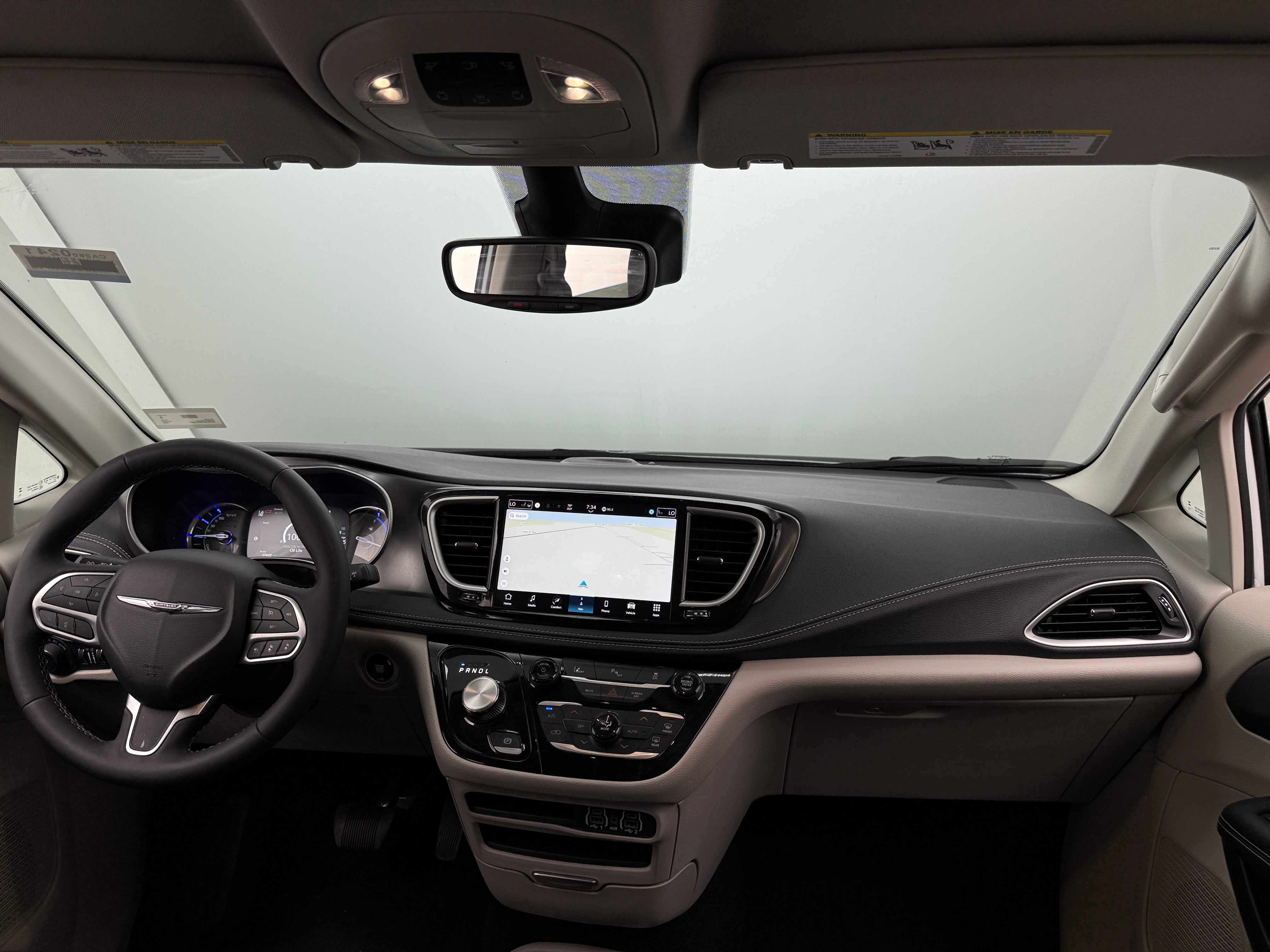 2024 Chrysler Pacifica Hybrid Select 2