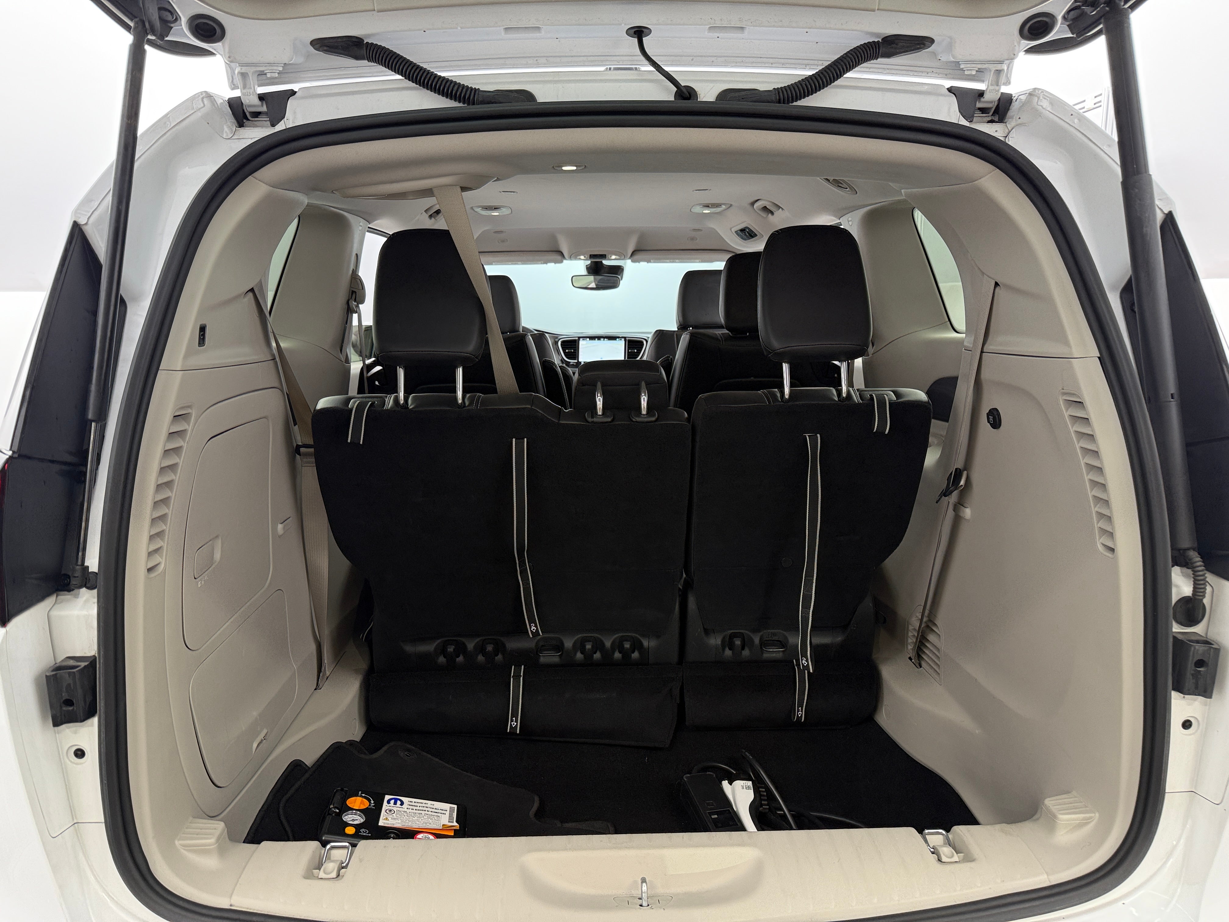 2024 Chrysler Pacifica Hybrid Select 6