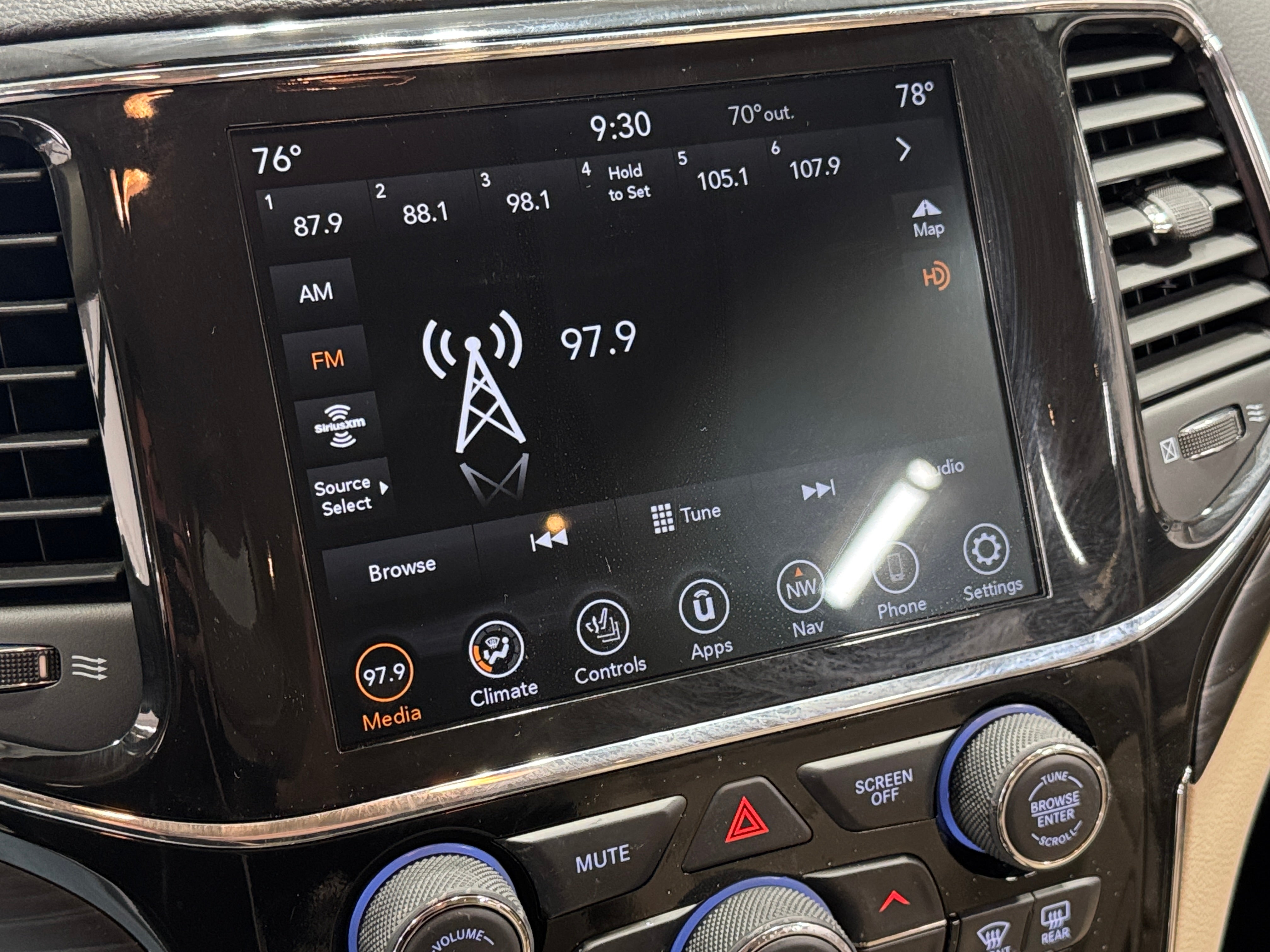 2022 Jeep Grand Cherokee Laredo 4