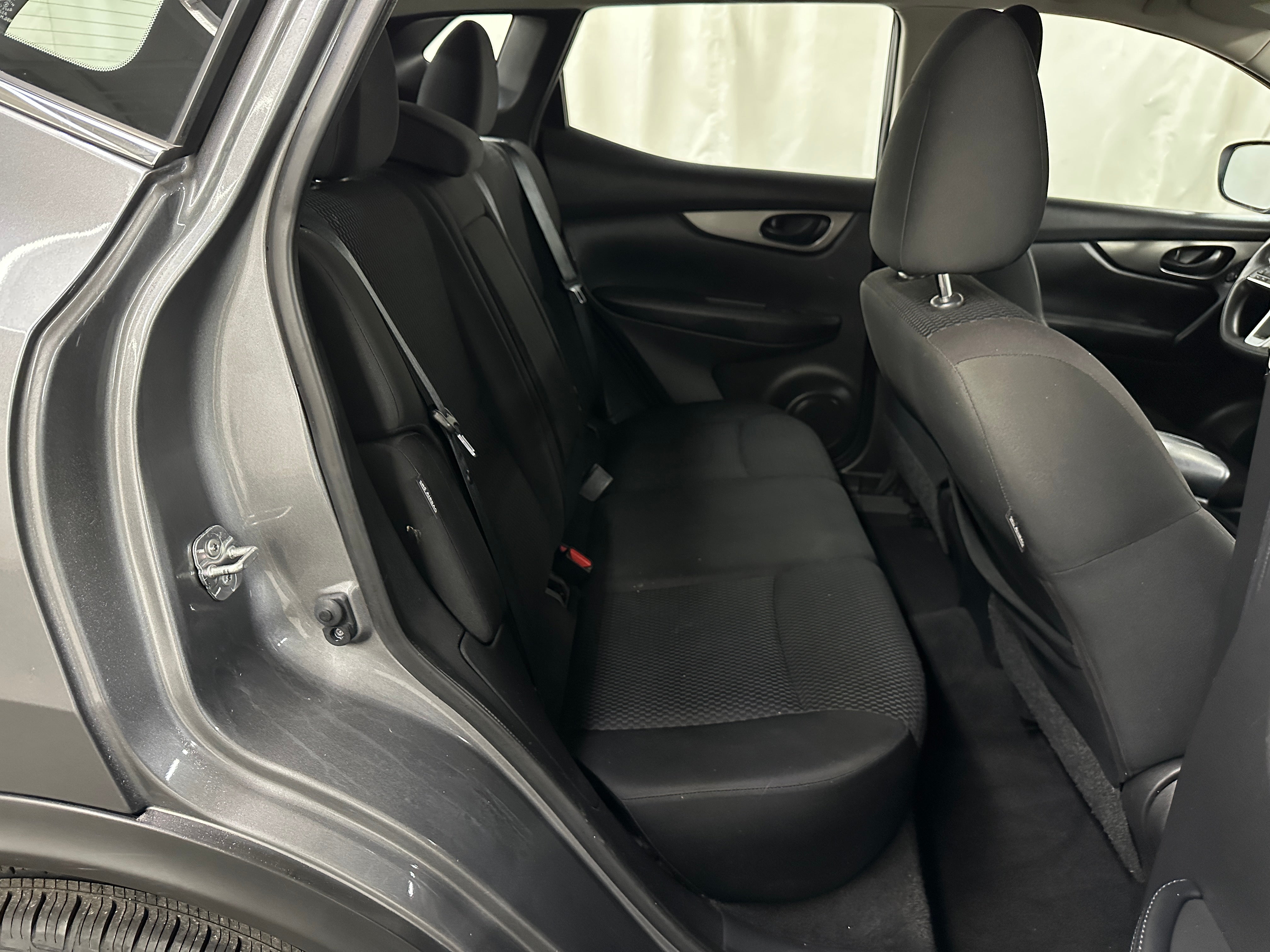 2020 Nissan Rogue Sport S 6