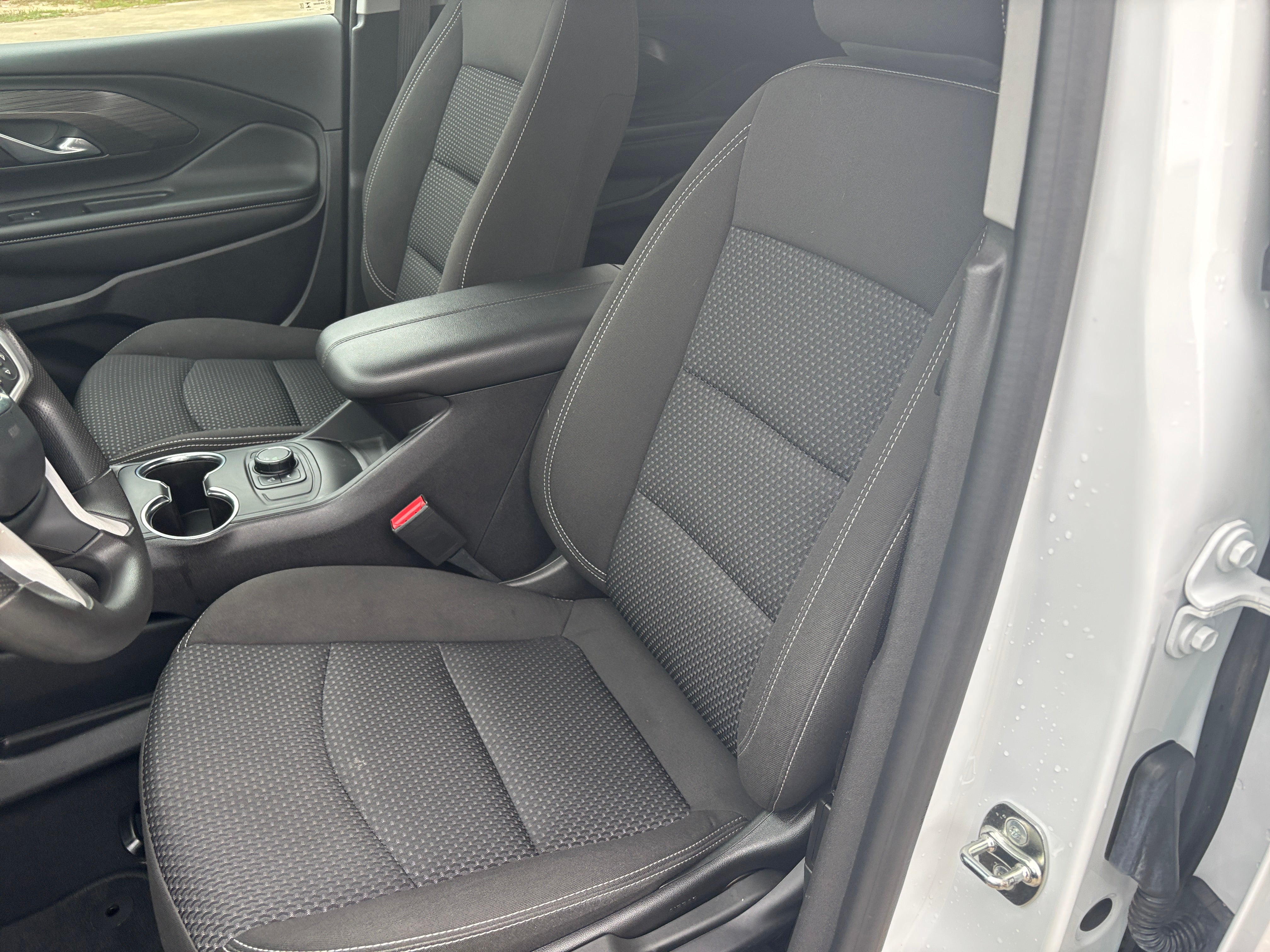 2024 GMC Terrain SLE 2