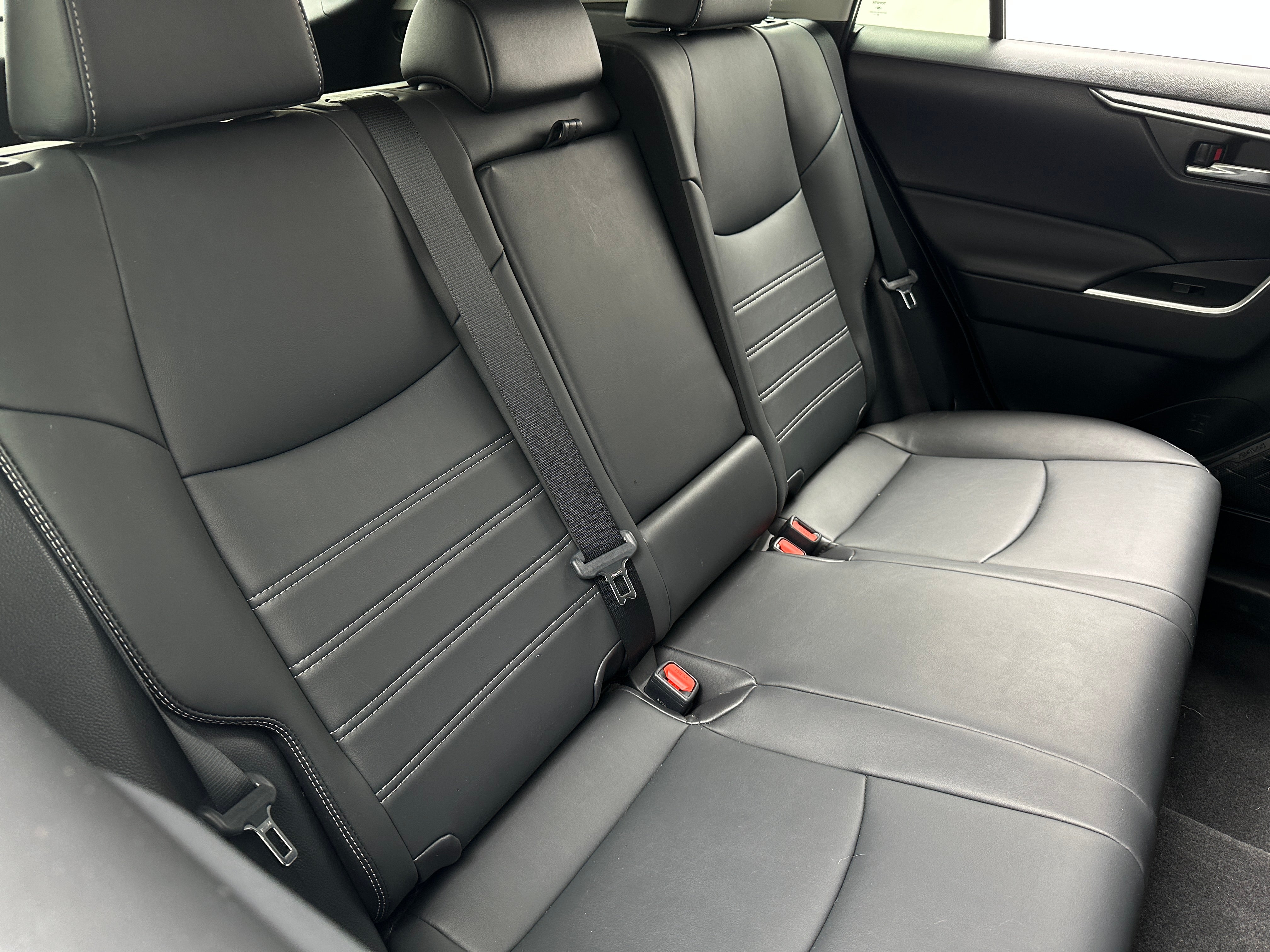 2021 Toyota RAV4 XLE Premium 5