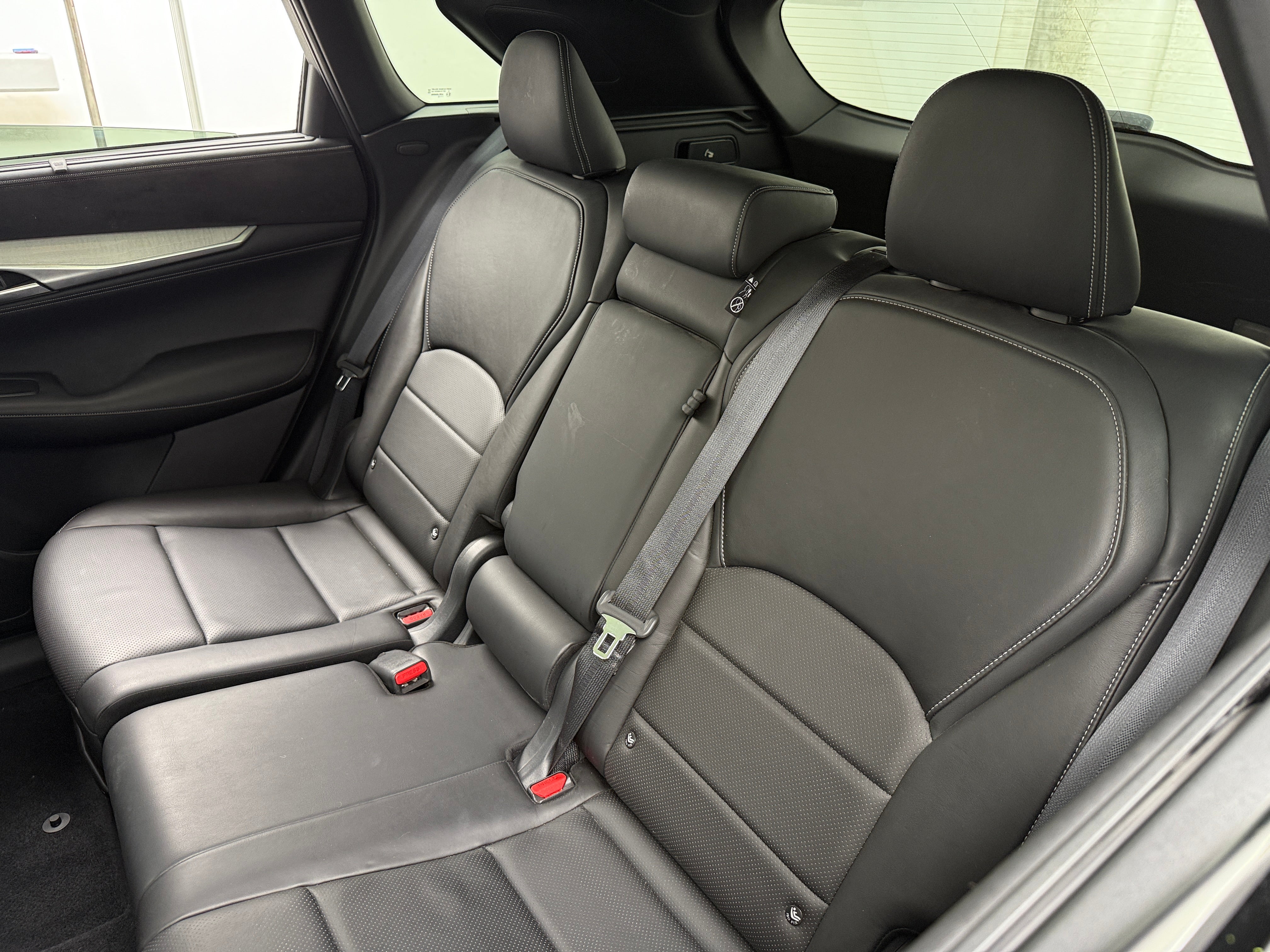 2019 INFINITI QX50 Essential 5