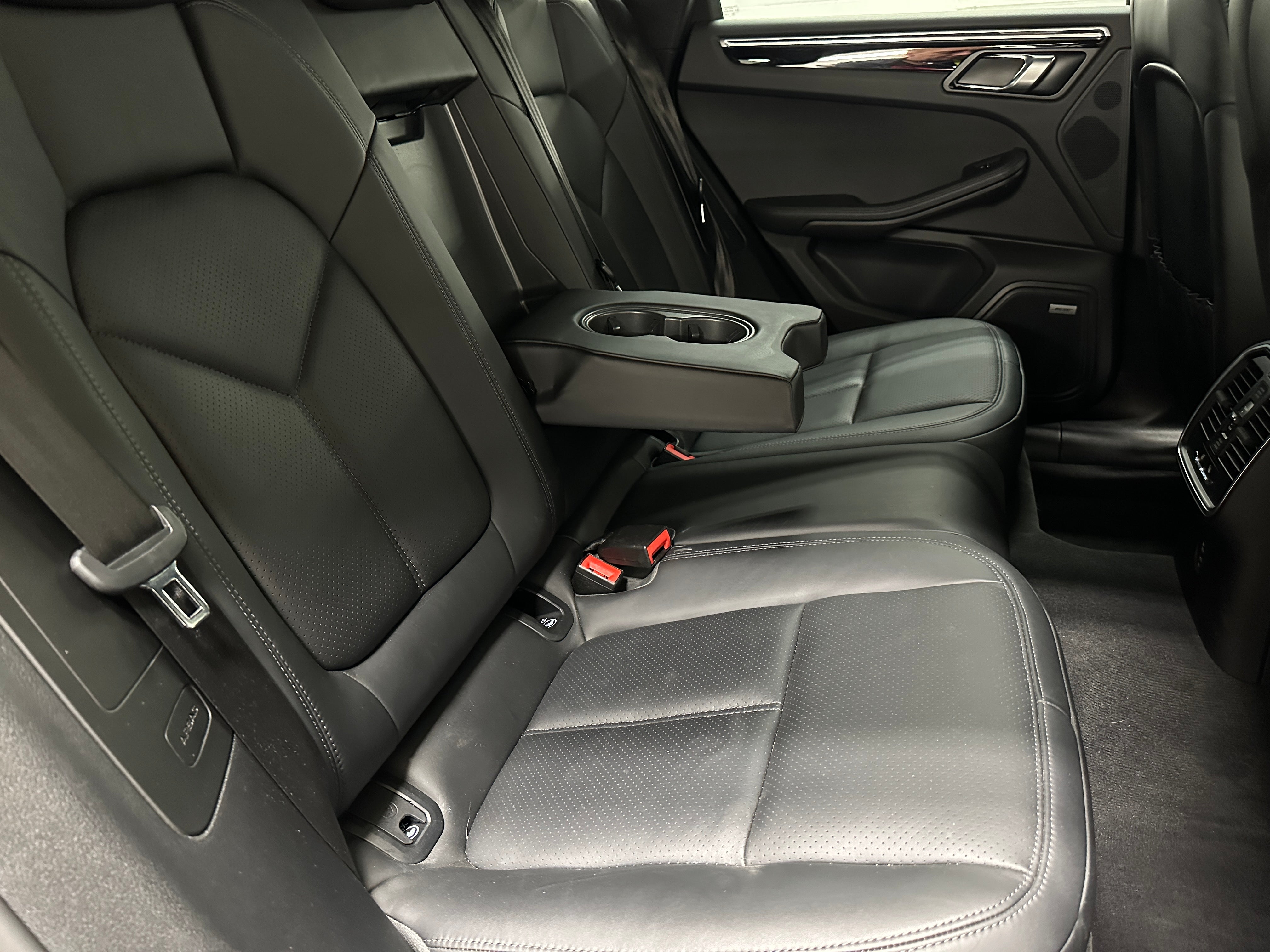 2021 Porsche Macan S 5