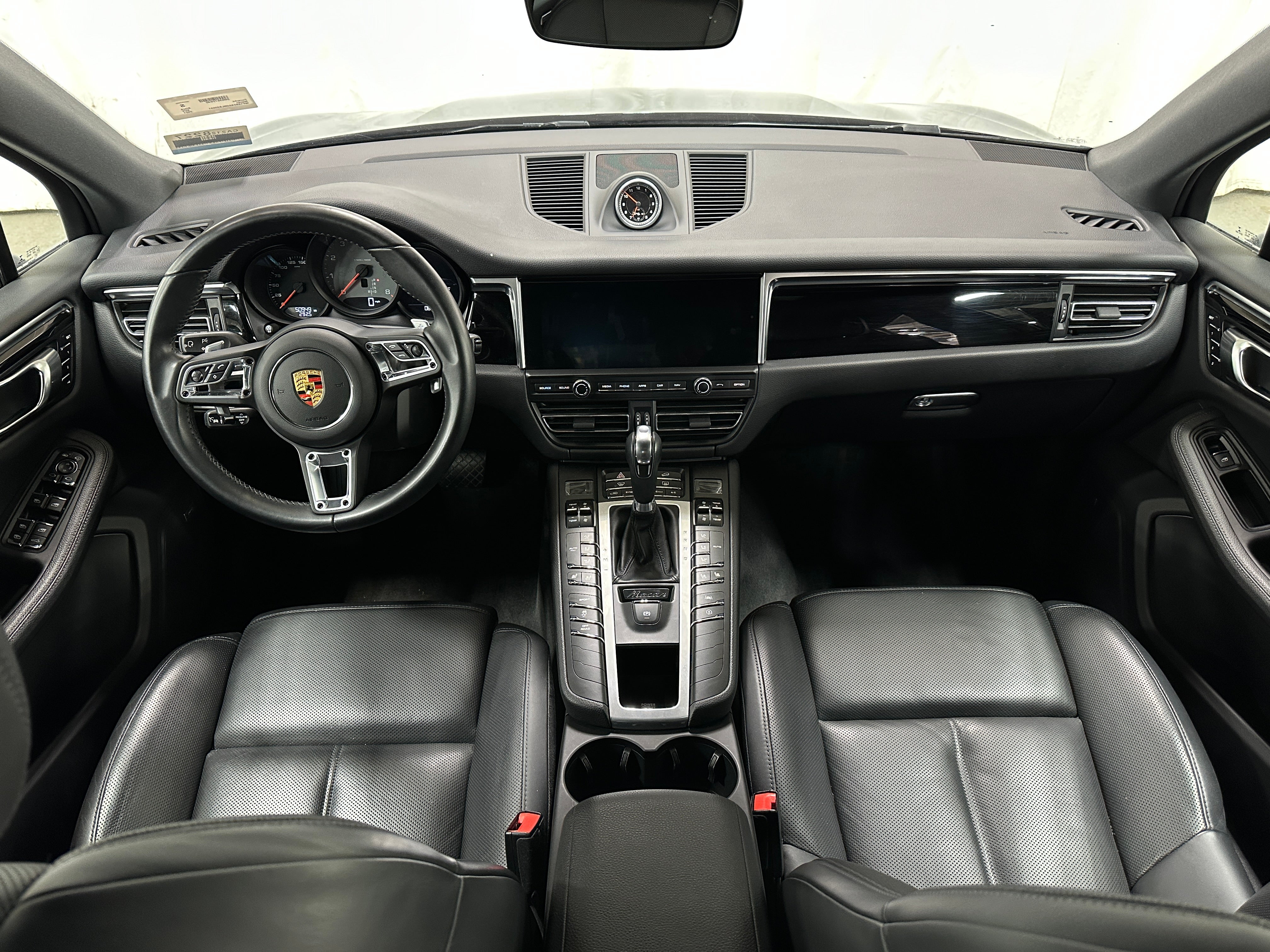 2021 Porsche Macan S 2