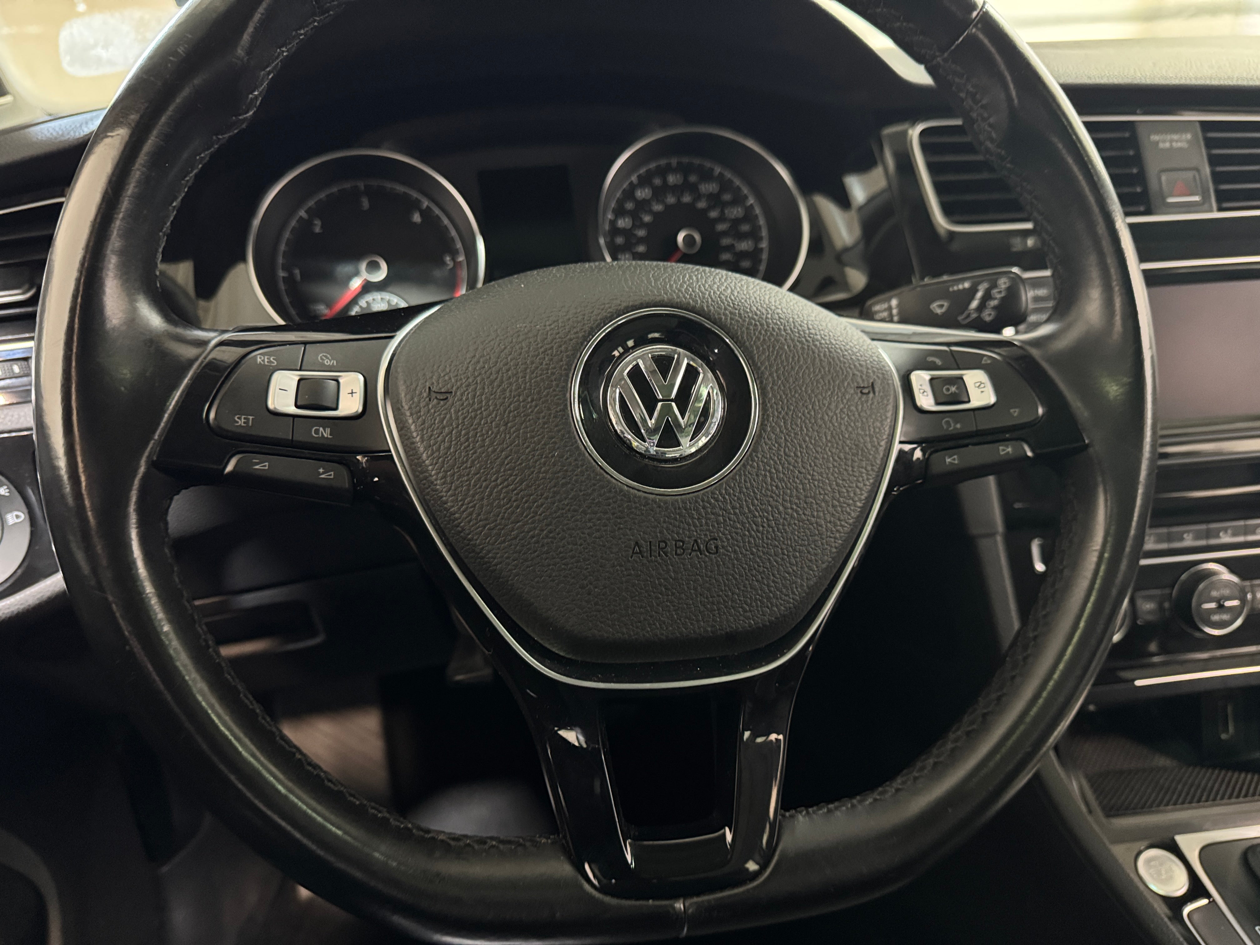 2015 Volkswagen e-Golf SE 4
