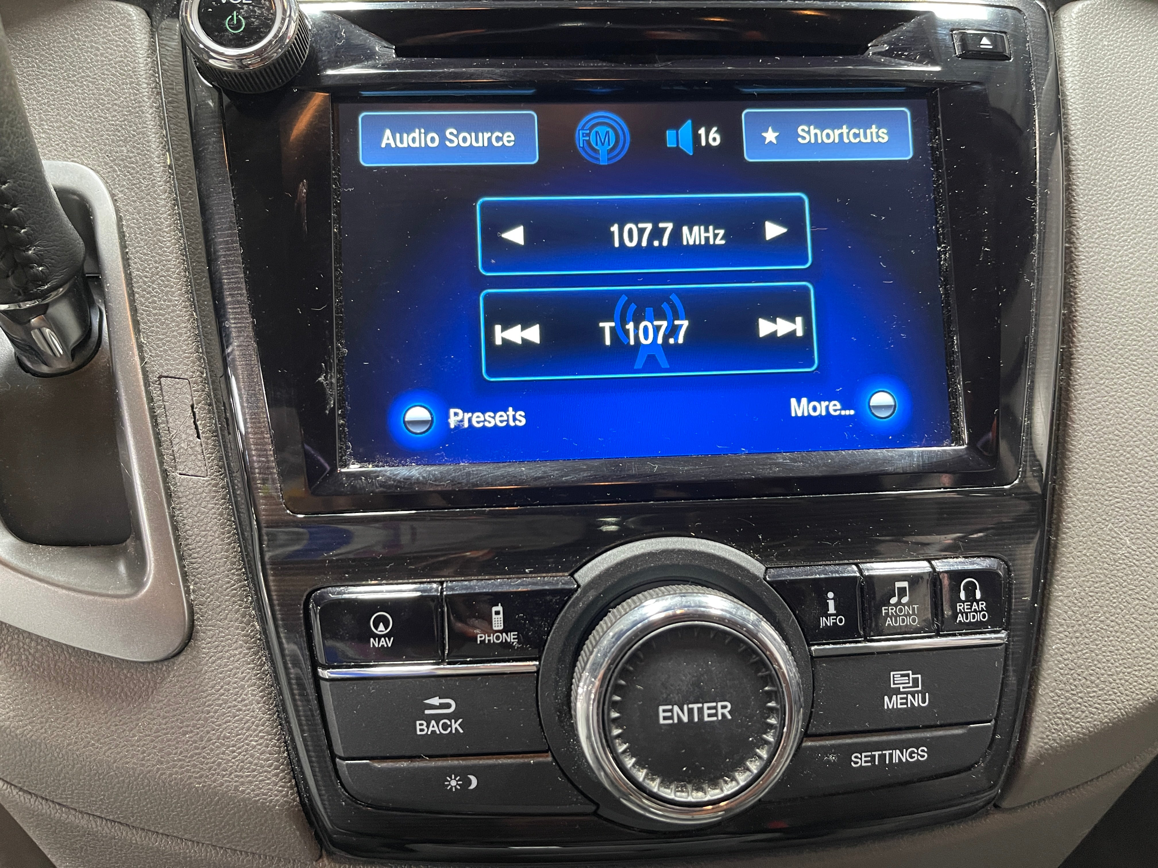 2016 Honda Odyssey Touring 3